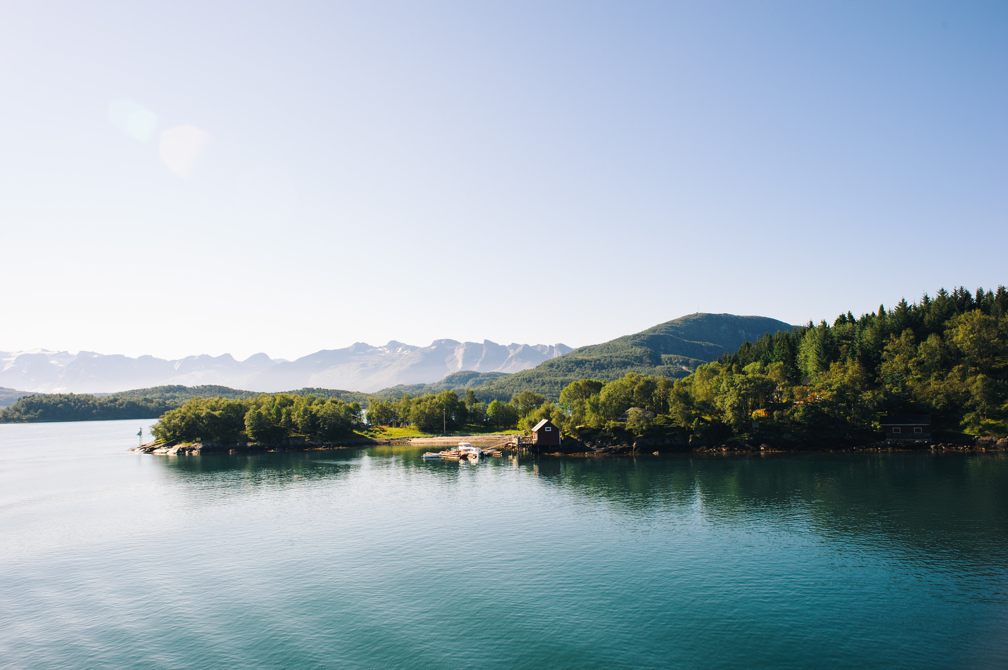 Nikon D700 + Nikon AF Nikkor 24mm F2.8D sample photo. Cruising norway photography