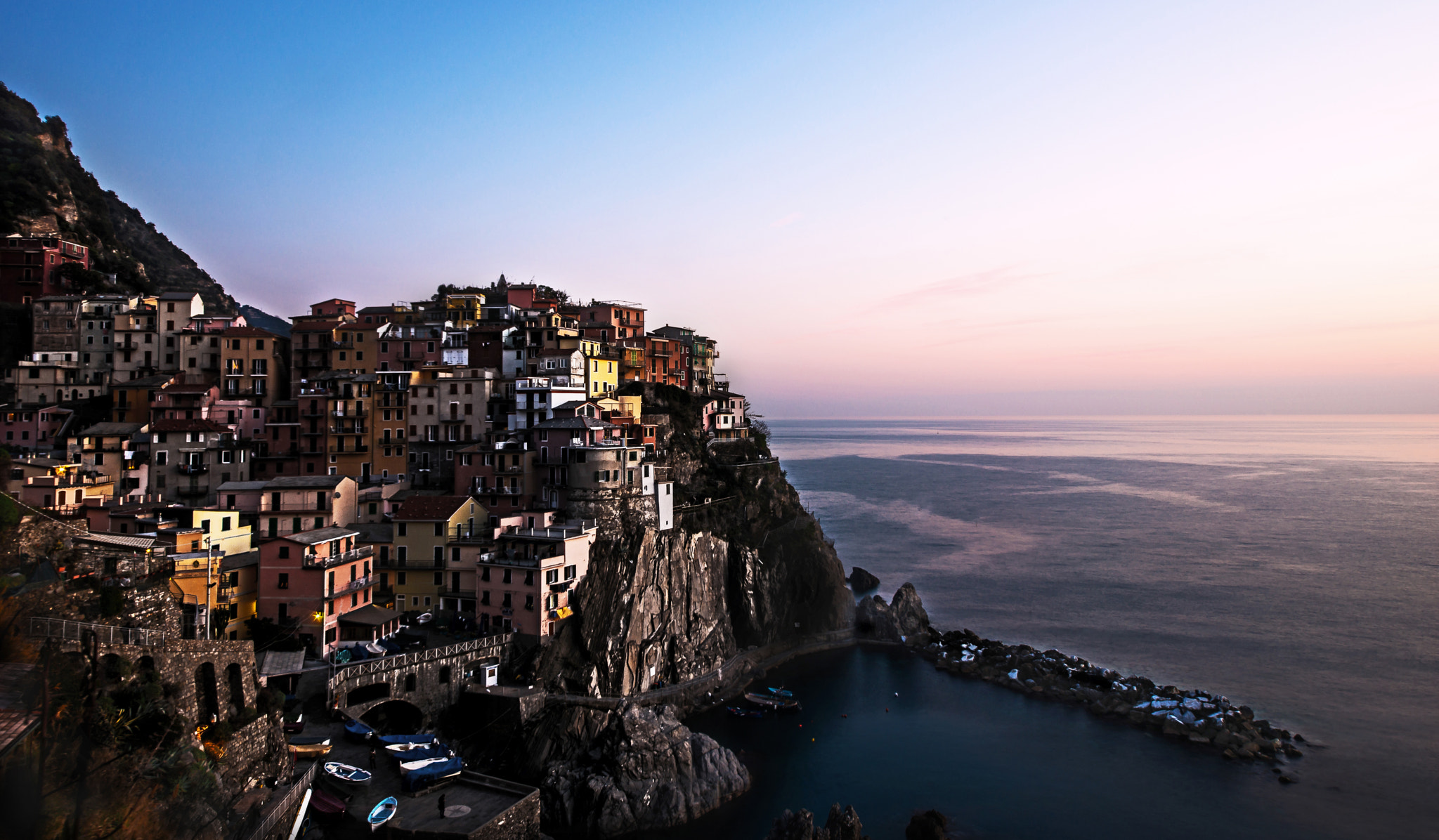 Sigma 12-24mm F4.5-5.6 II DG HSM sample photo. Sunset in manarola photography