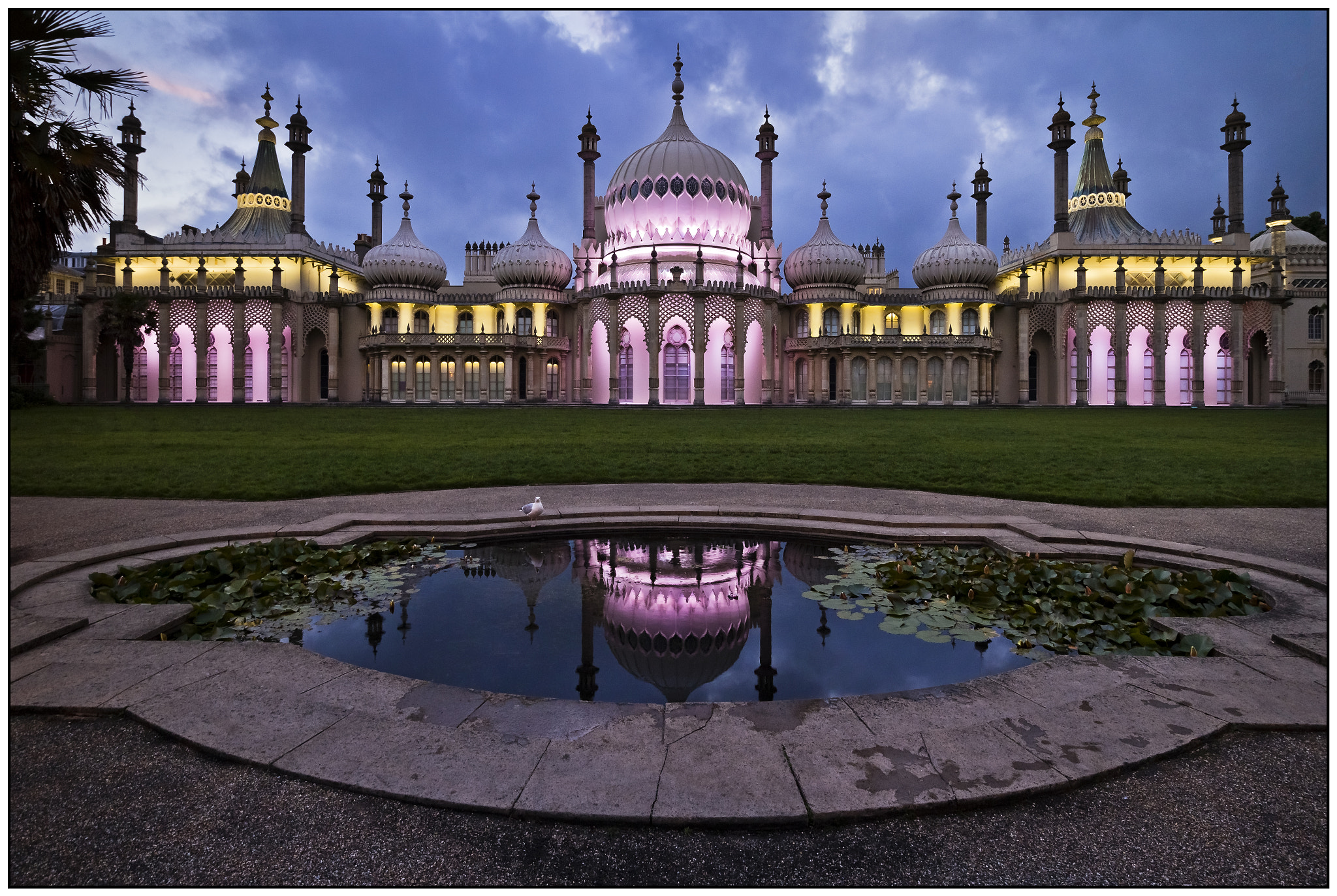 Canon EF-M 11-22mm F4-5.6 IS STM sample photo. The royal pavilion, brighton. photography