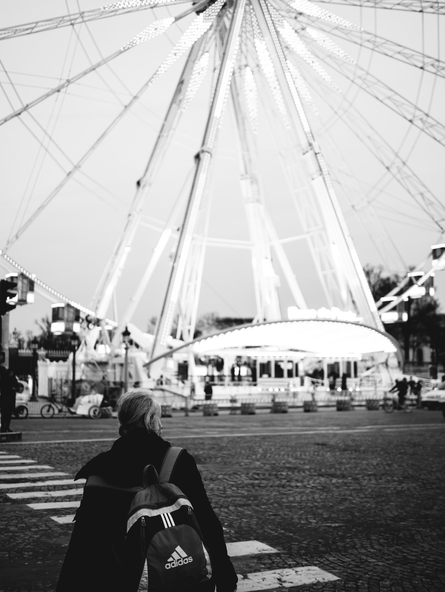 Panasonic Leica DG Summilux 25mm F1.4 II ASPH sample photo. Paris street photography