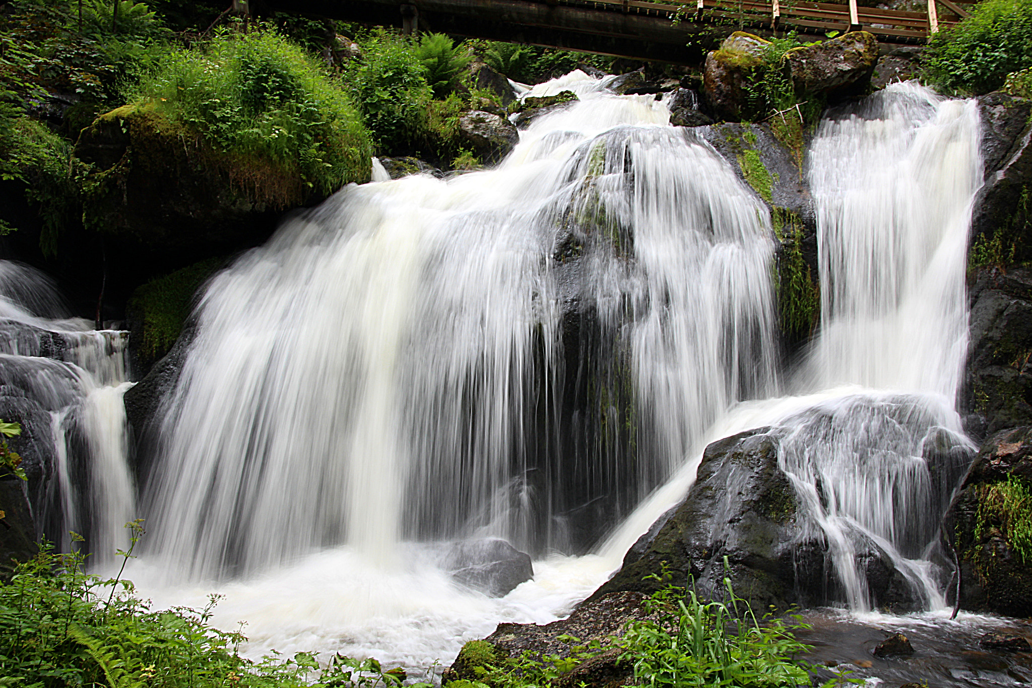 Sigma 18-250mm F3.5-6.3 DC OS HSM sample photo. Waterfall photography