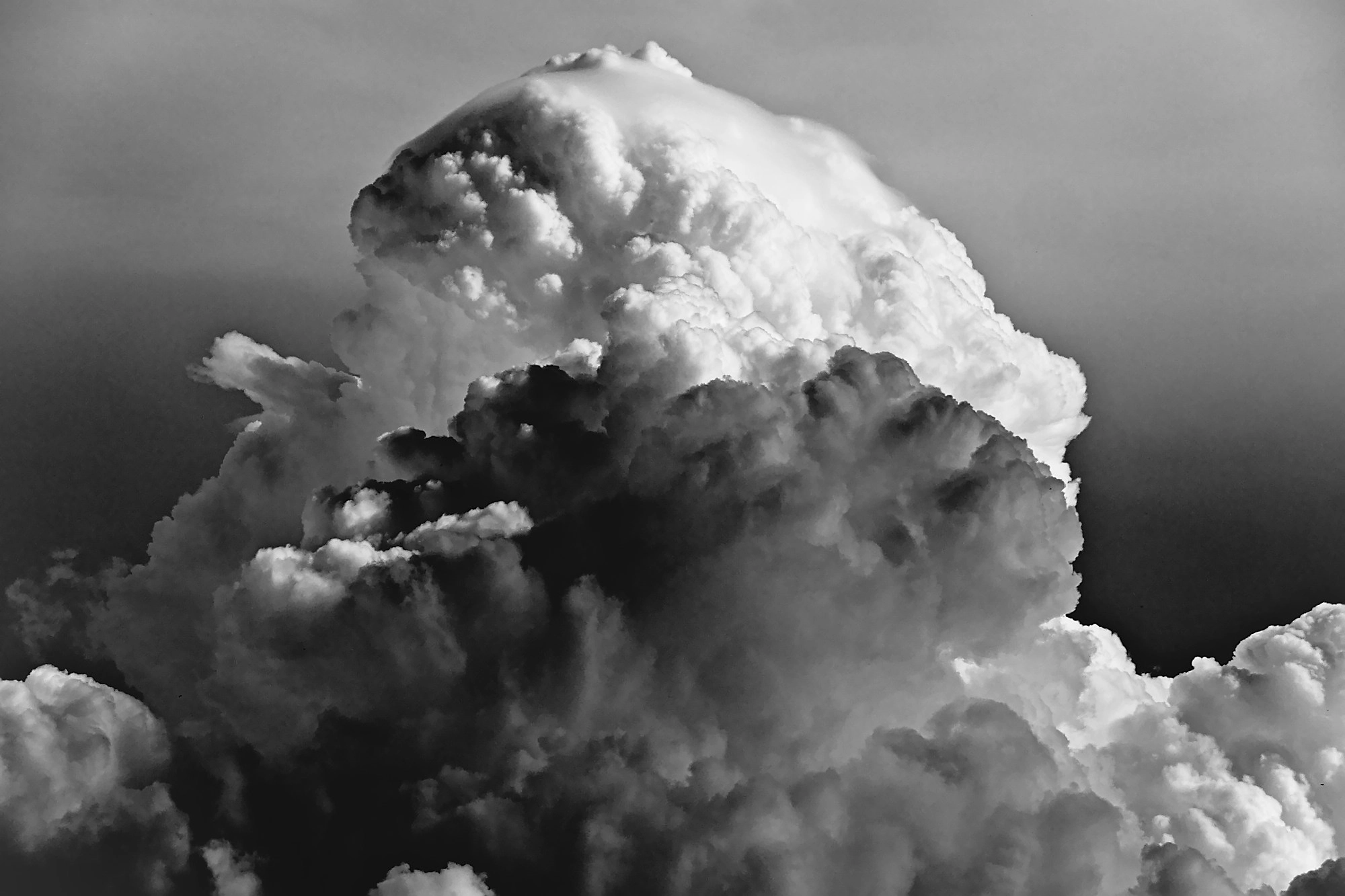 Nikon Coolpix P7800 sample photo. At the top of a storm cloud photography