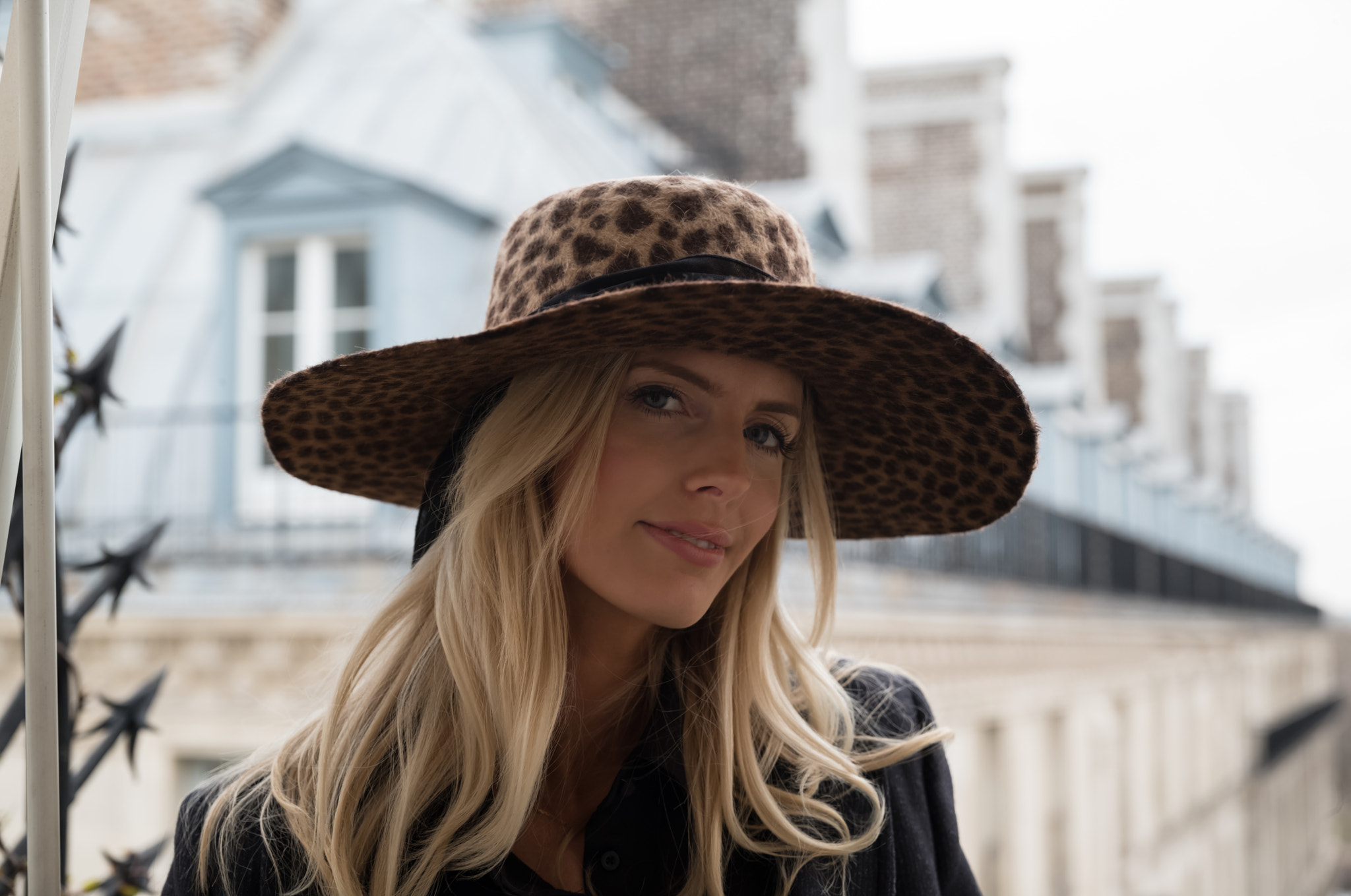 Vario-Elmar 30-90 sample photo. Parisian style photography