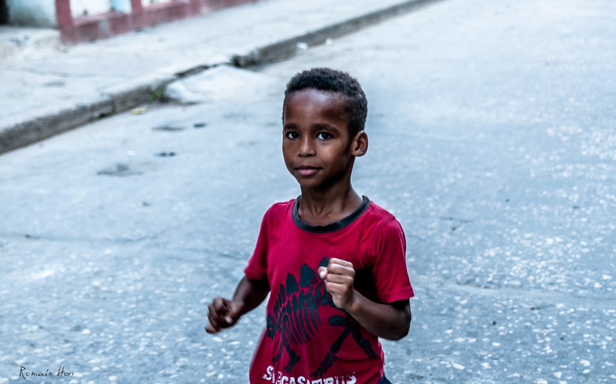 Sigma 24-70mm F2.8 EX DG HSM sample photo. Young kid in the streets of la havana photography