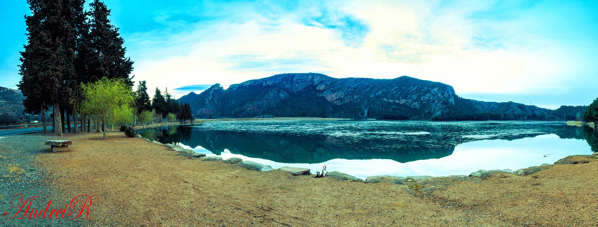 Canon EOS 70D + Canon EF 17-40mm F4L USM sample photo. Lake photography