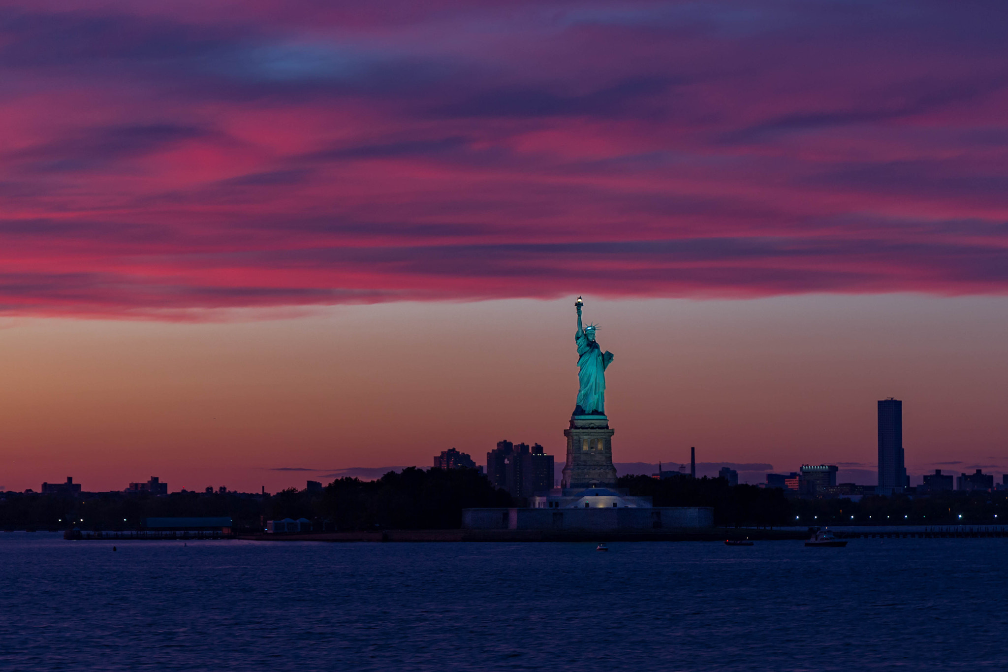 Canon EF 24-70mm F4L IS USM sample photo. New york nights photography