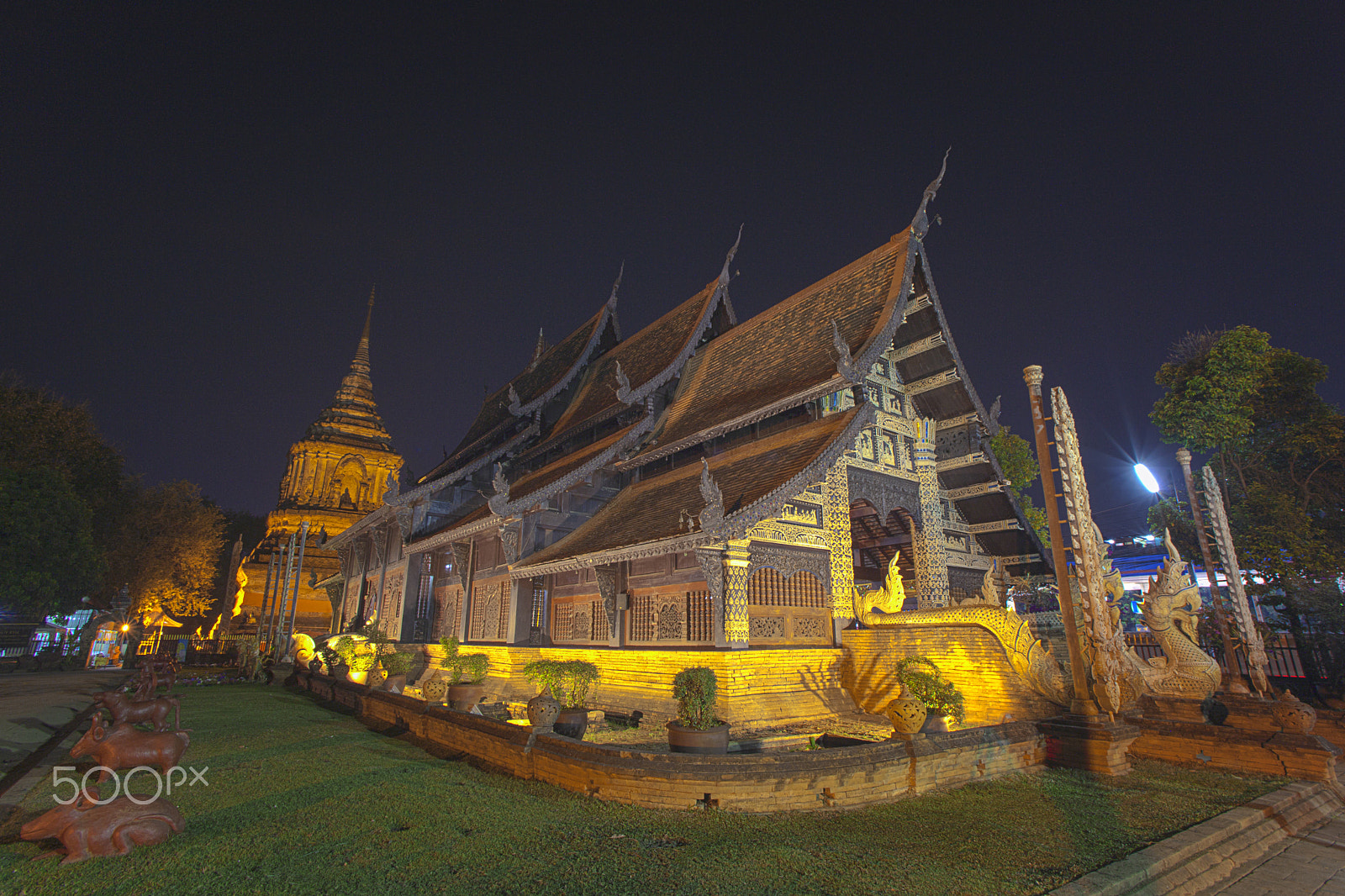 Canon EF 17-35mm f/2.8L sample photo. Temple lok photography