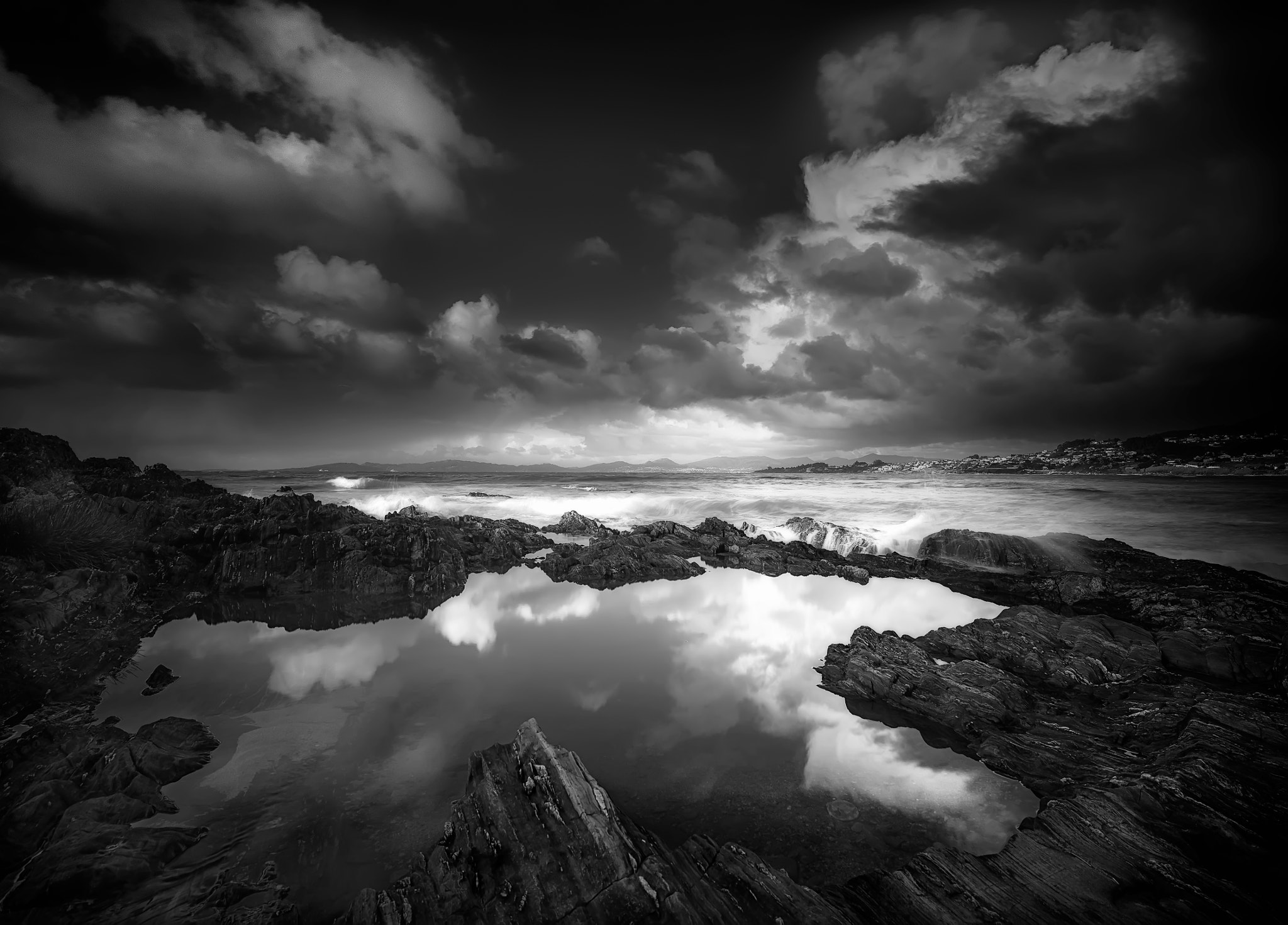 Nikon AF-S Nikkor 14-24mm F2.8G ED sample photo. Black reflexes photography