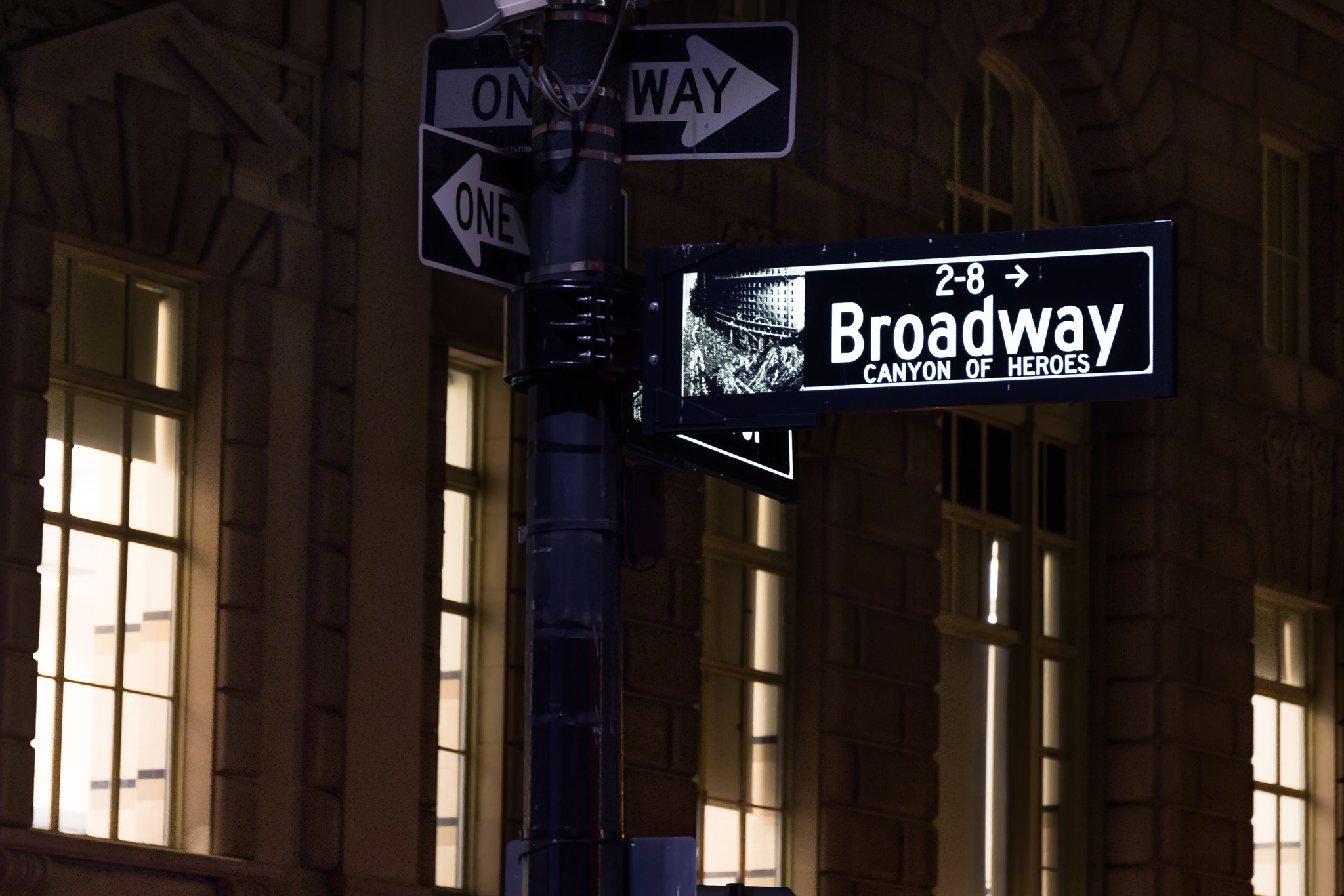 Canon EF 24-70mm F4L IS USM sample photo. Manhattan broadway photography