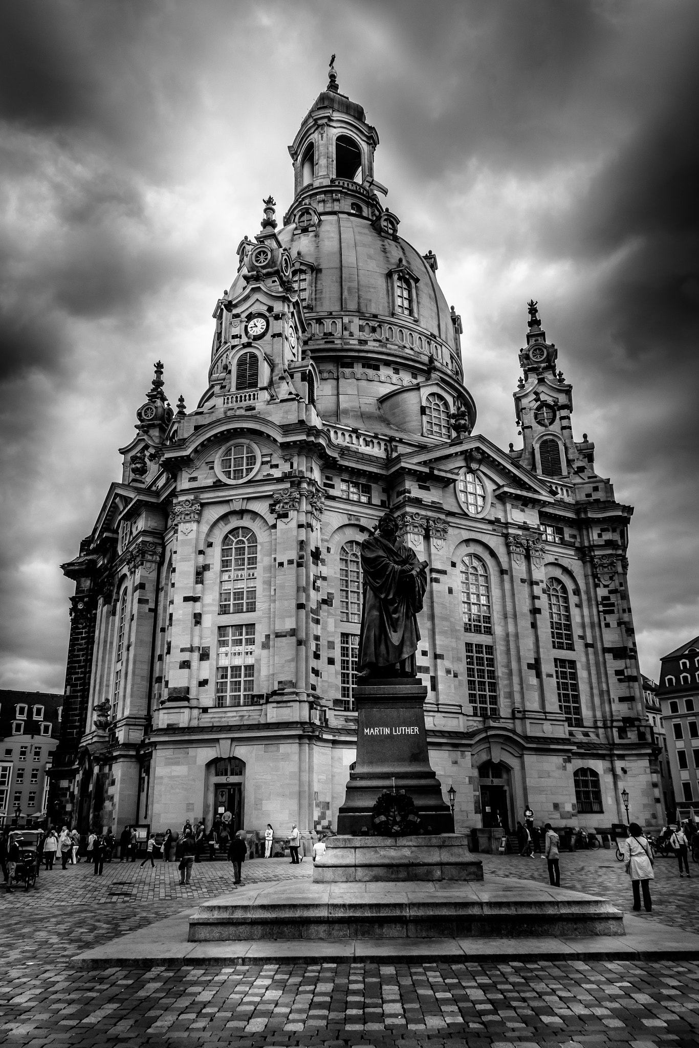 Canon EOS 550D (EOS Rebel T2i / EOS Kiss X4) sample photo. Frauenkirche / dresden photography