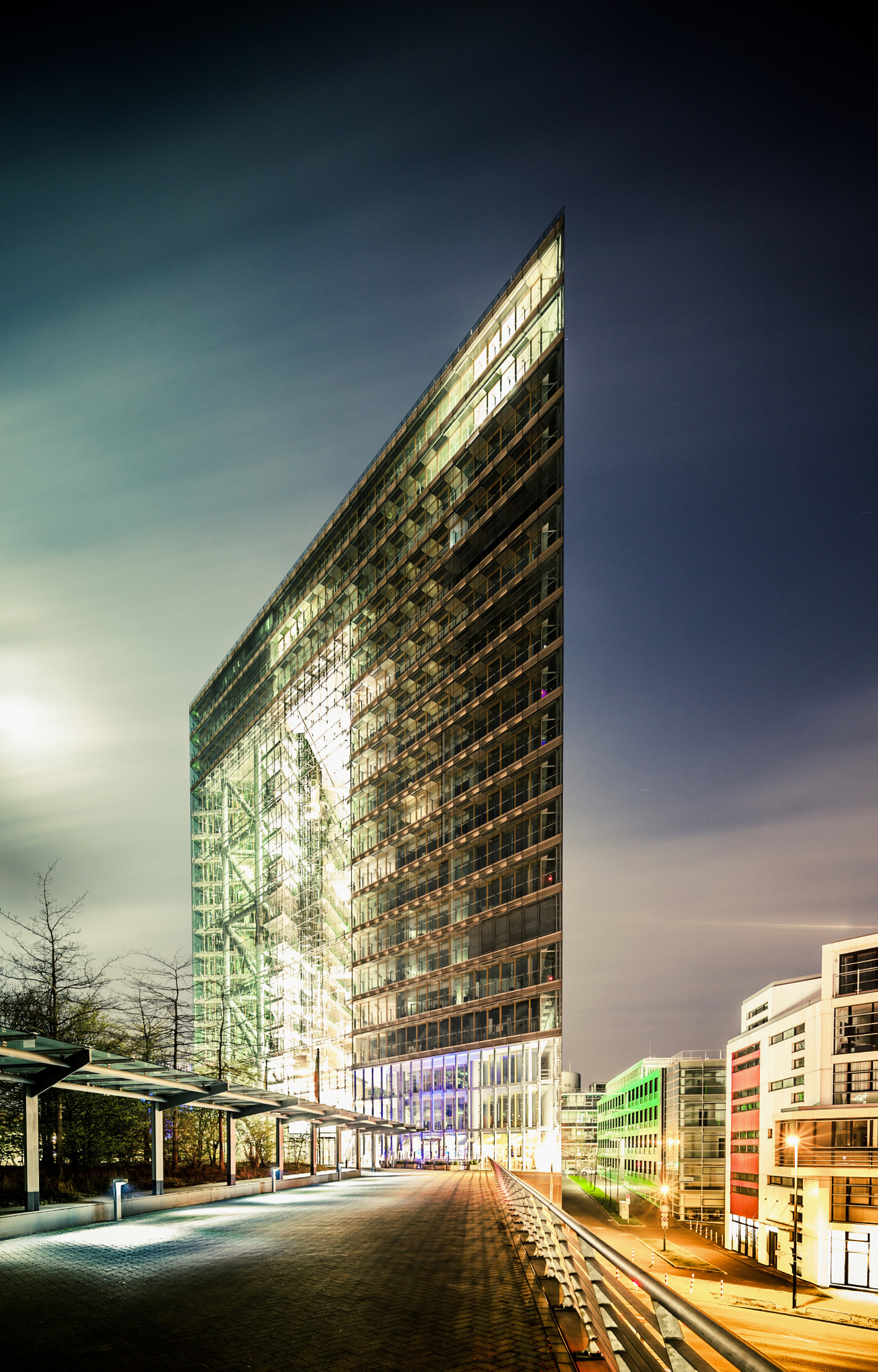 Canon TS-E 17mm F4L Tilt-Shift sample photo. Cutting the night sky photography