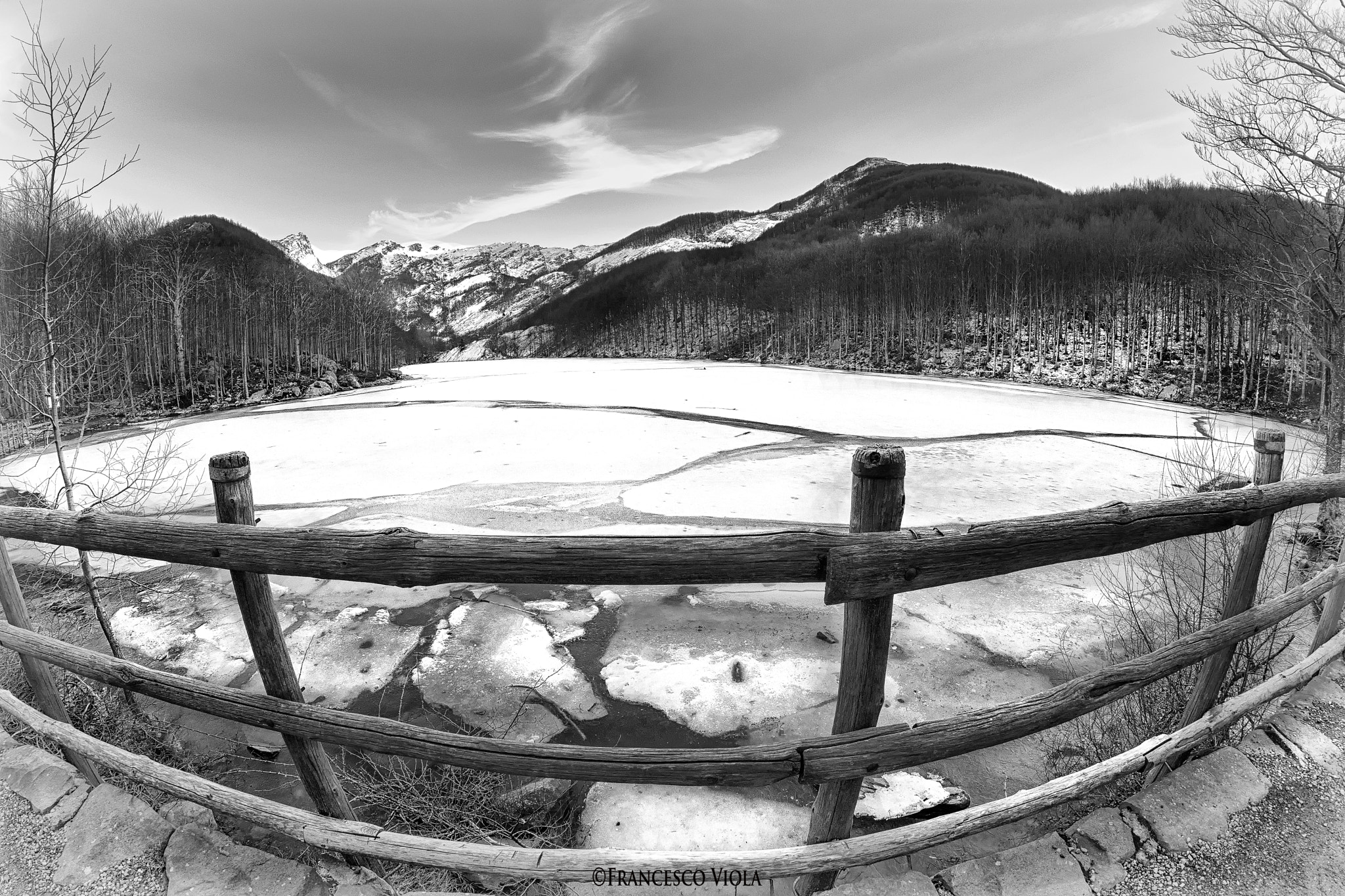 Samyang 8mm F3.5 Aspherical IF MC Fisheye sample photo. Frozen lake photography