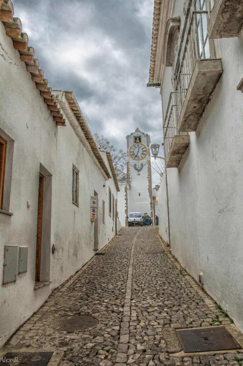 Nikon D300 sample photo. Narrow street photography