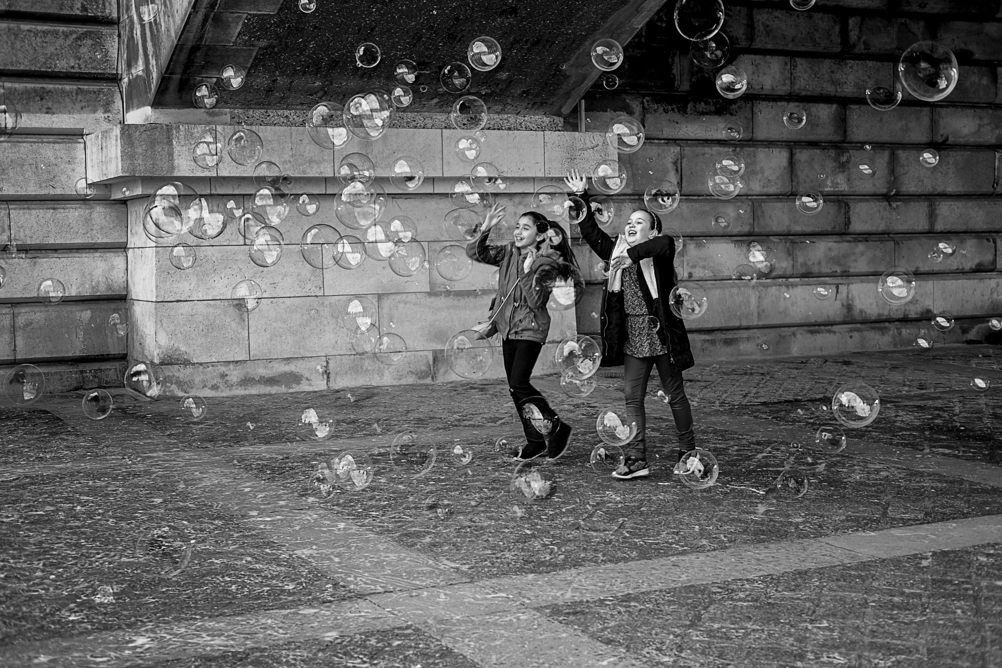 Fujifilm X-Pro2 + Fujifilm XF 35mm F2 R WR sample photo. Bubbles. photography