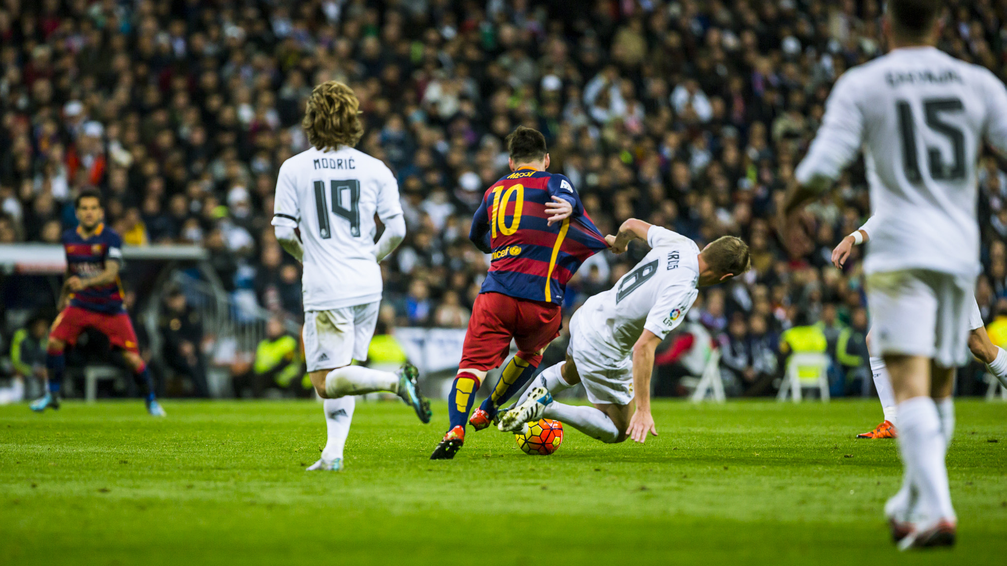 Canon EOS-1D X + Canon EF 300mm F2.8L IS II USM sample photo. El clasico november 2015 photography