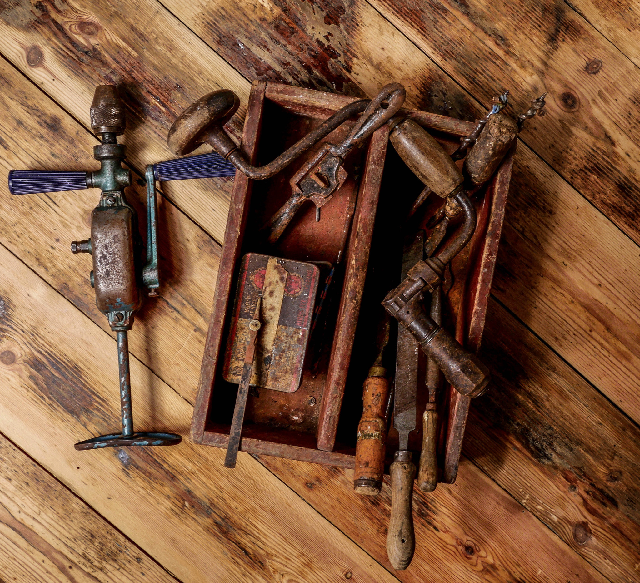 Panasonic Lumix DMC-GX8 + LUMIX G 20/F1.7 II sample photo. My fathers old toolbox photography