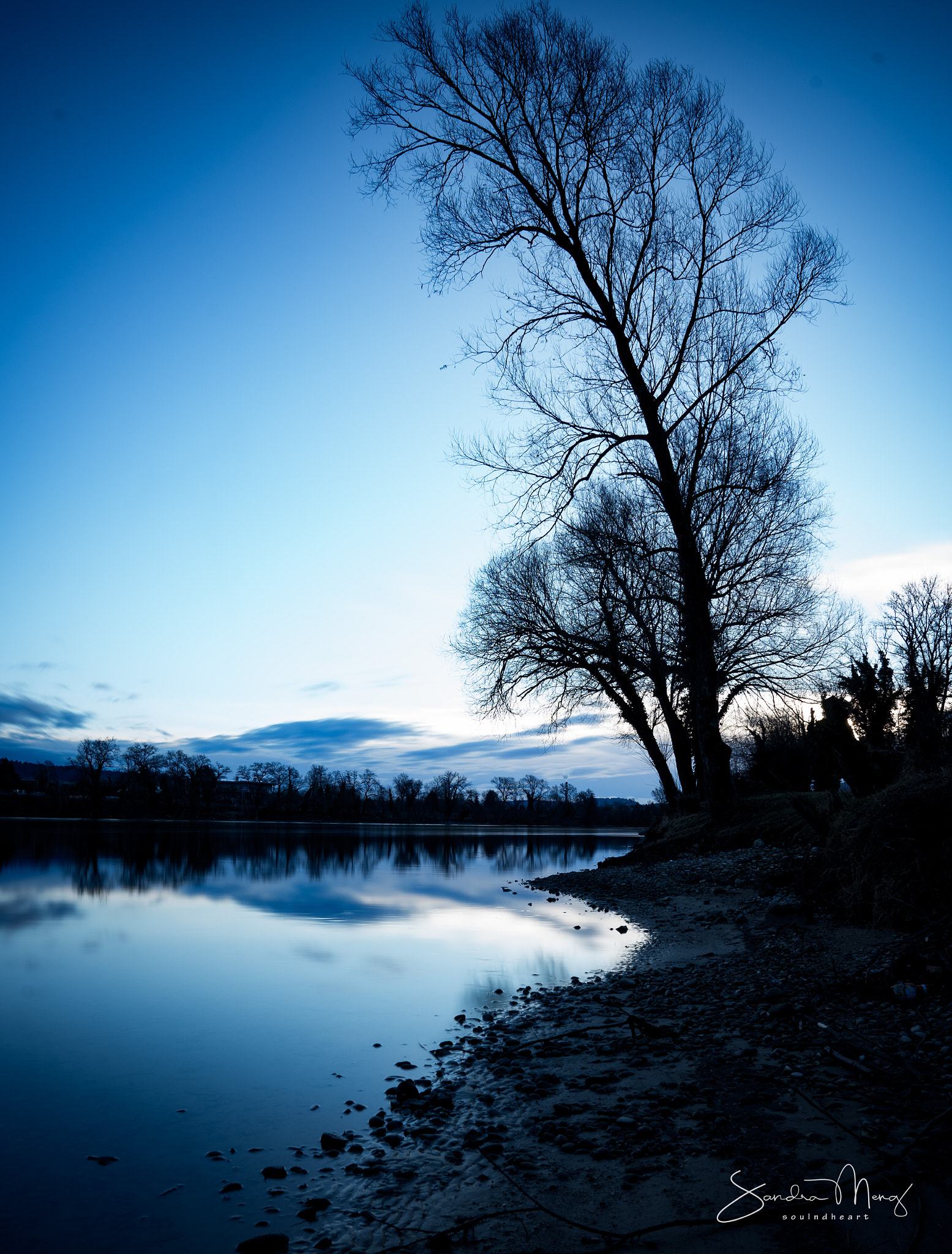 Sony a7 II + Sony FE 24-70mm F2.8 GM sample photo. Morning at the riverside photography