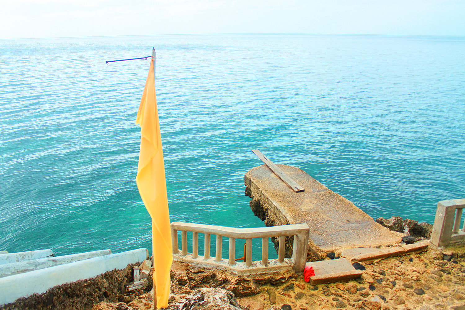 Canon EF-S 18-55mm F3.5-5.6 IS sample photo. I's an adrenaline rush for this 30ft dive to the sea. photography