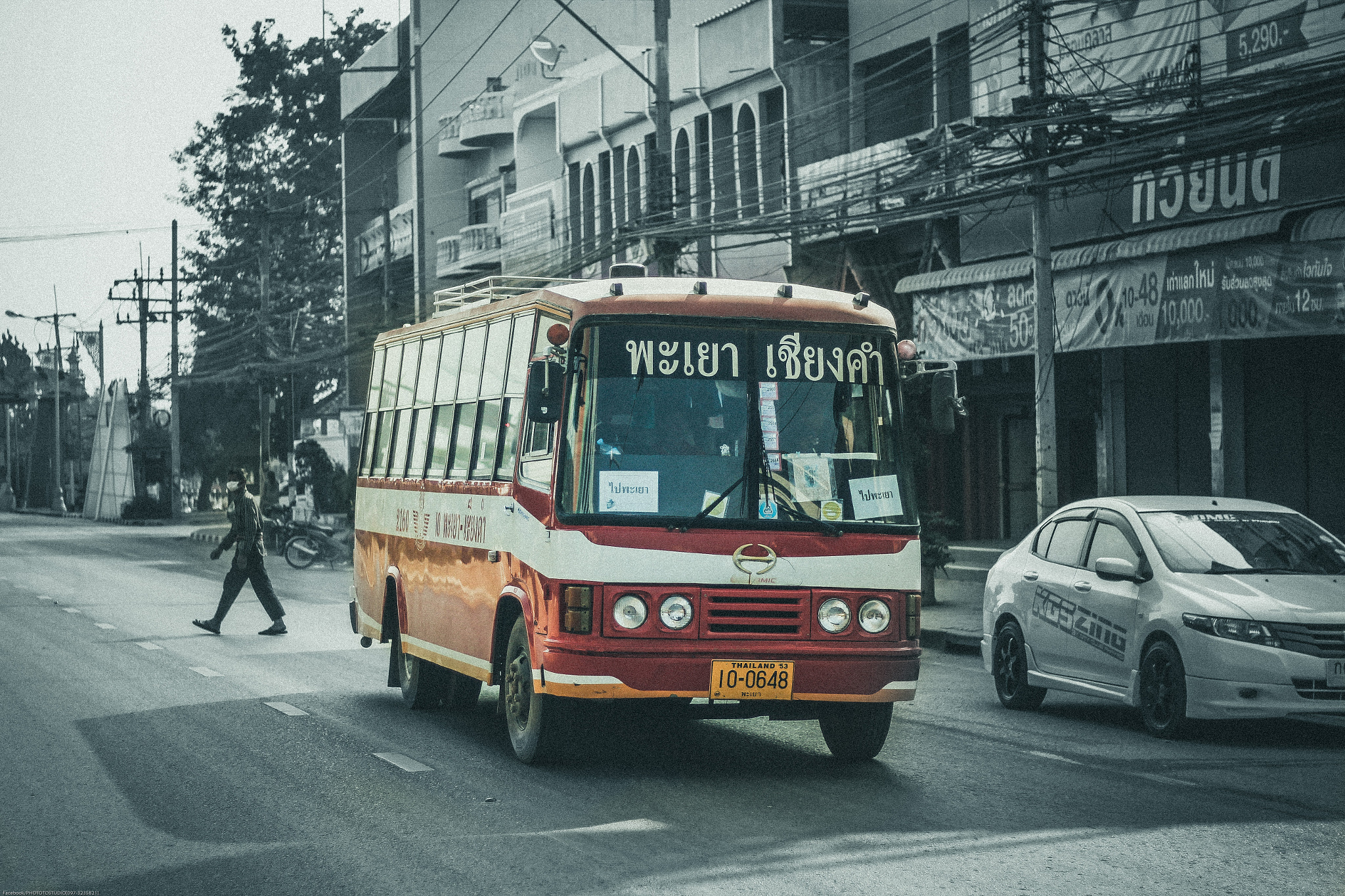 Canon EOS 550D (EOS Rebel T2i / EOS Kiss X4) sample photo. Old bus photography
