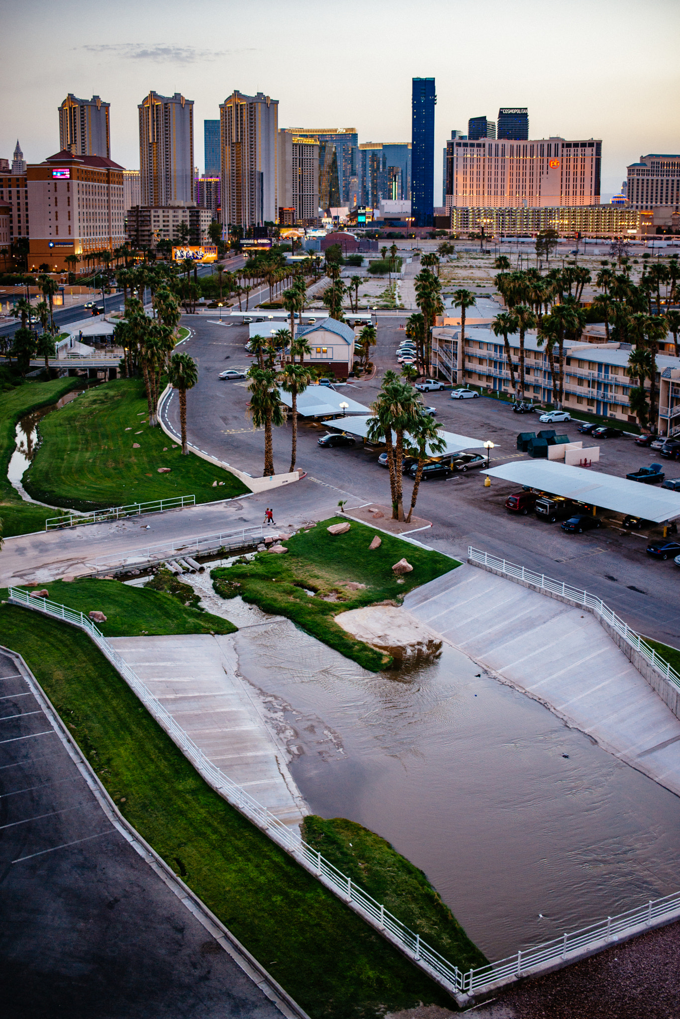 Nikon D610 + Nikon AF-S Nikkor 35mm F1.8G ED sample photo. Las vegas  photography