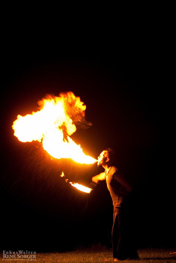Nikon D200 sample photo. The man in the fire - der mann im feuer photography