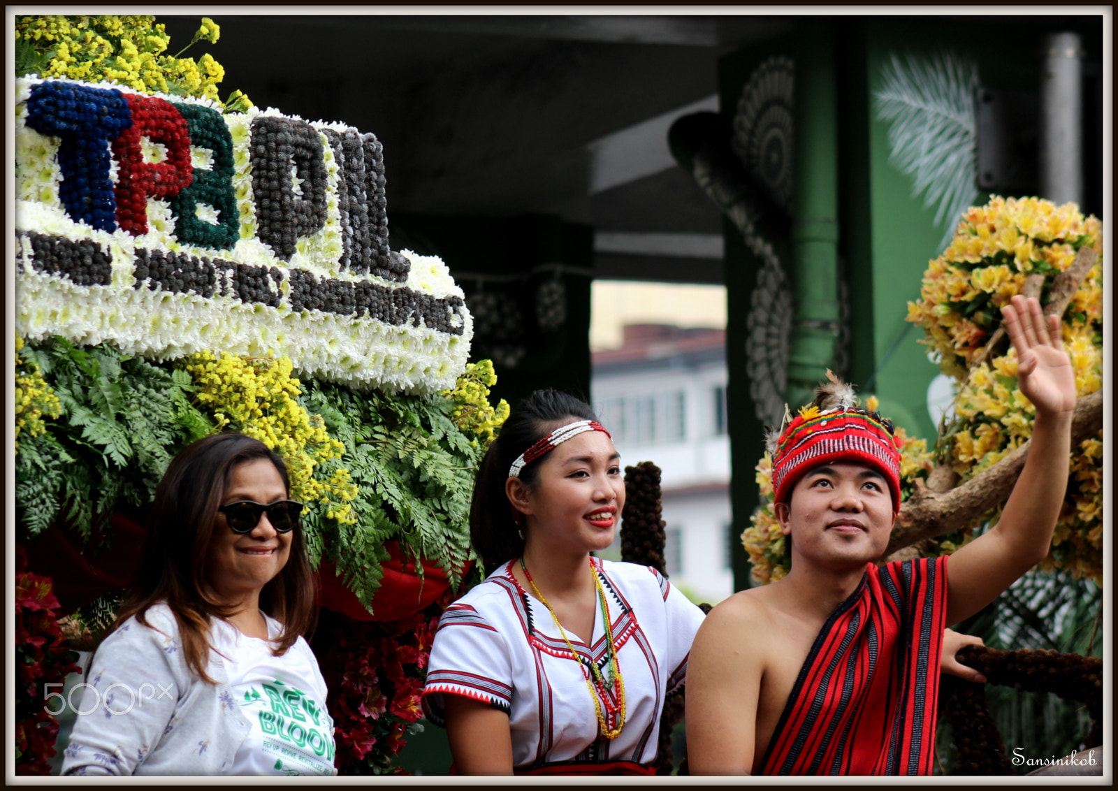 Canon EOS 1200D (EOS Rebel T5 / EOS Kiss X70 / EOS Hi) + EF75-300mm f/4-5.6 sample photo. Panagbenga 2017 photography