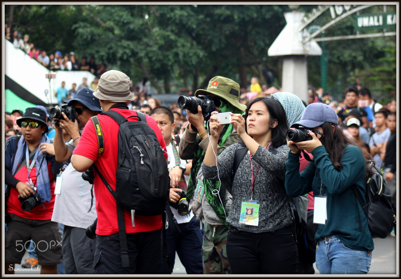 Canon EOS 1200D (EOS Rebel T5 / EOS Kiss X70 / EOS Hi) sample photo. Panagbenga 2017 photography