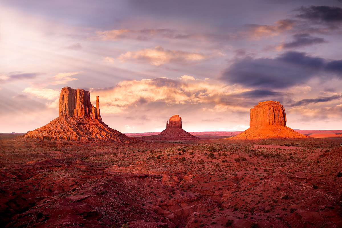 Nikon AF-S Nikkor 24-120mm F4G ED VR sample photo. Monument valley sunset photography