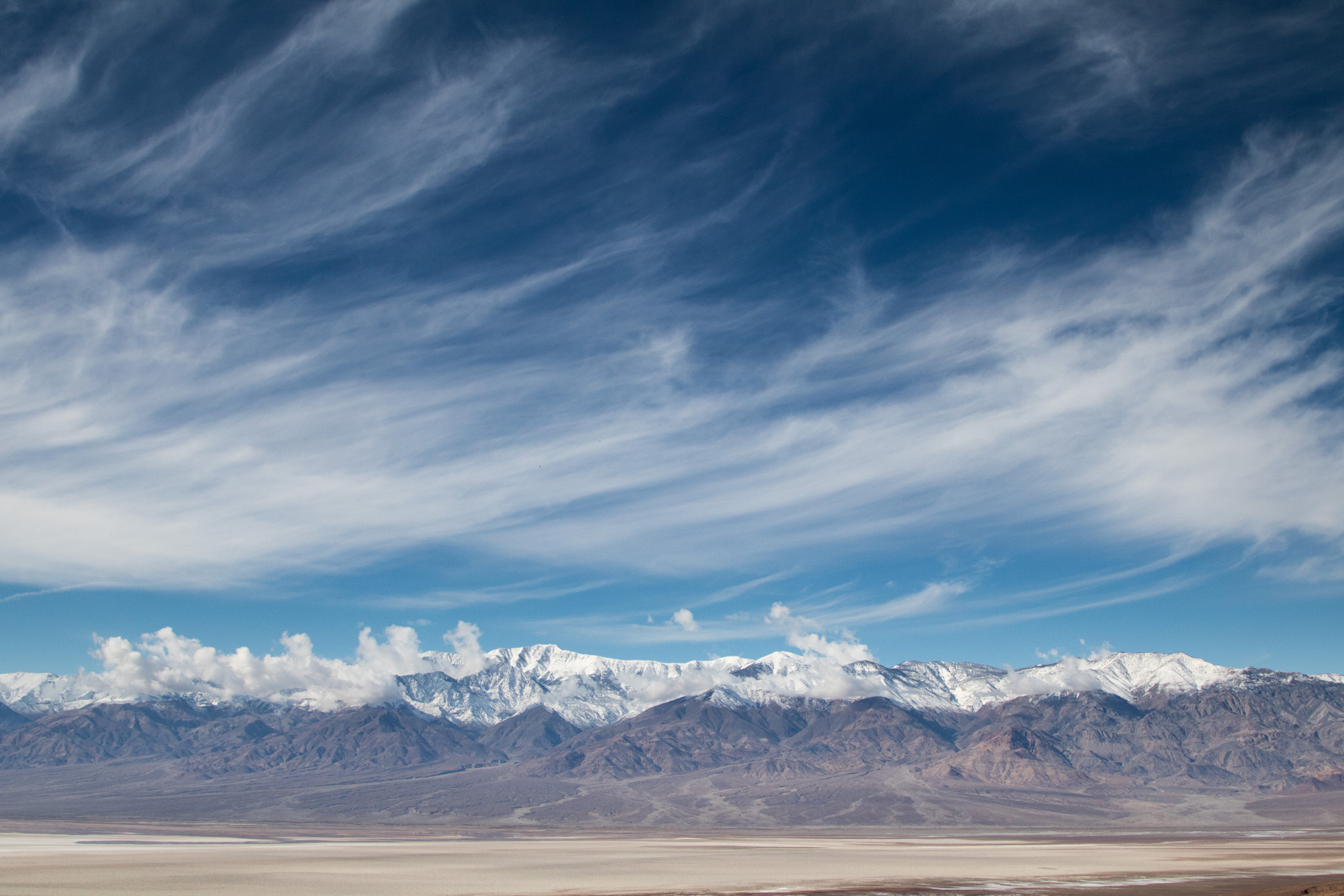 Canon EOS 750D (EOS Rebel T6i / EOS Kiss X8i) sample photo. The sky and the mountain photography