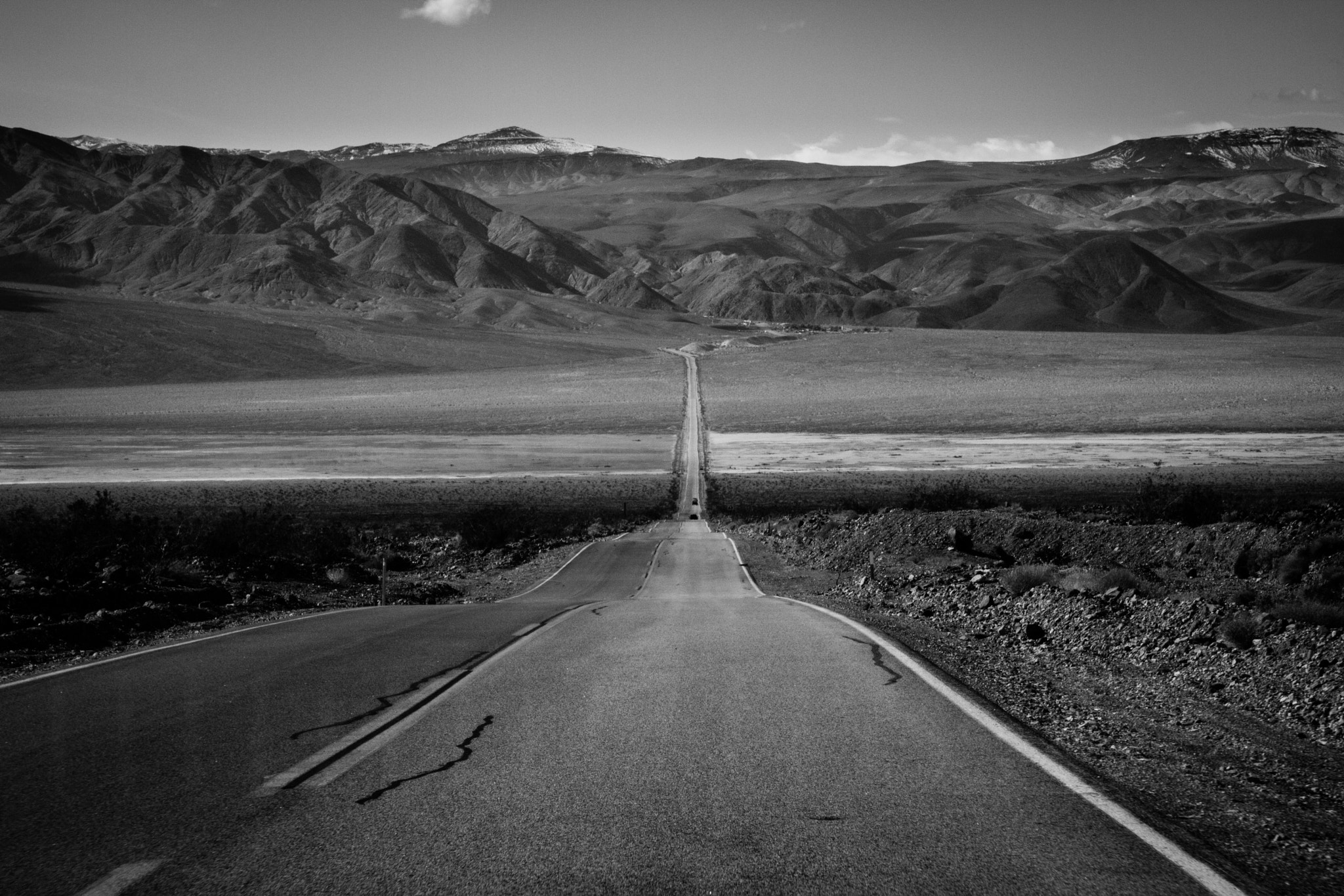 Canon EOS 750D (EOS Rebel T6i / EOS Kiss X8i) sample photo. Road to the mountains photography