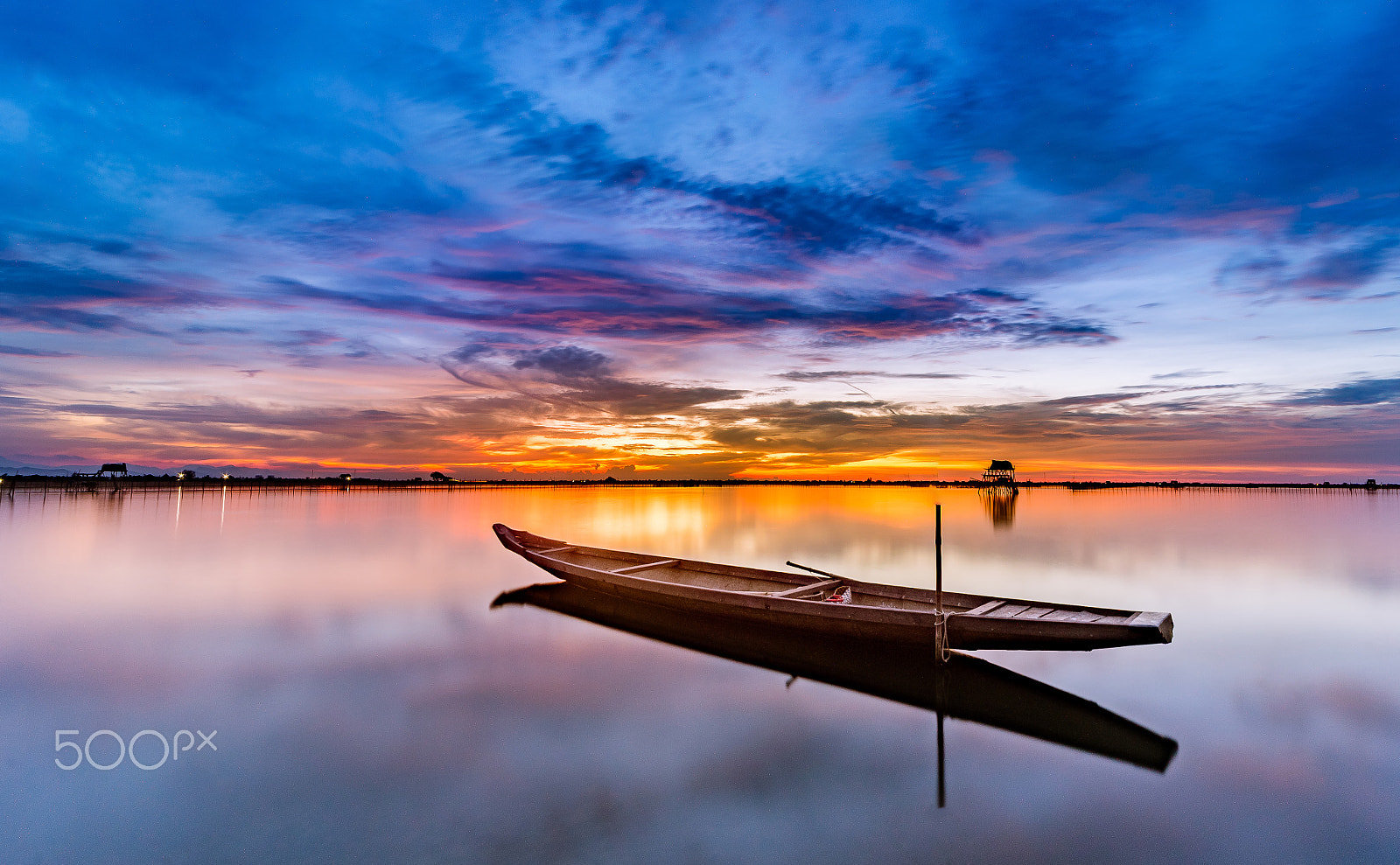 Nikon D600 + Sigma 12-24mm F4.5-5.6 EX DG Aspherical HSM sample photo. Lonely ship photography