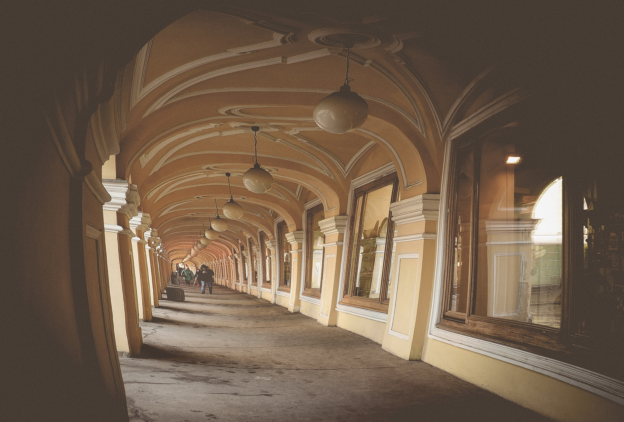 Olympus OM-D E-M5 II sample photo. Saint petersburg. gostiny dvor. photography