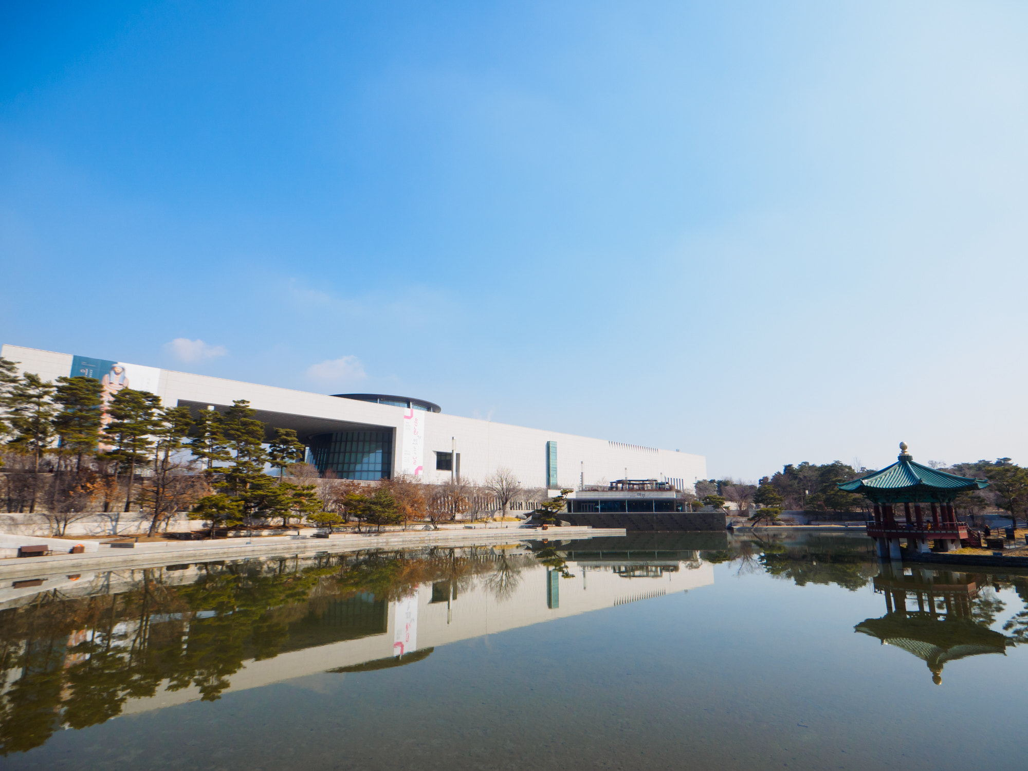 OLYMPUS M.9-18mm F4.0-5.6 sample photo. National museum of korea photography