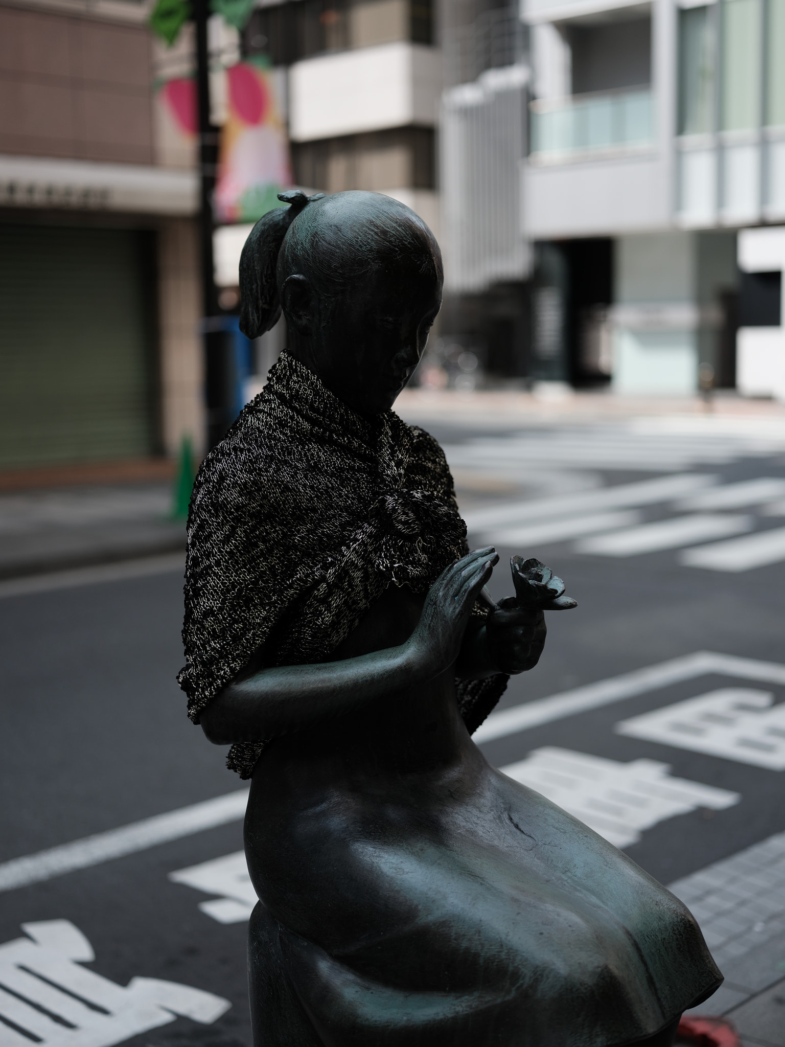 Fujifilm GFX 50S + Fujifilm GF 63mm F2.8 R WR sample photo. A girl statue photography