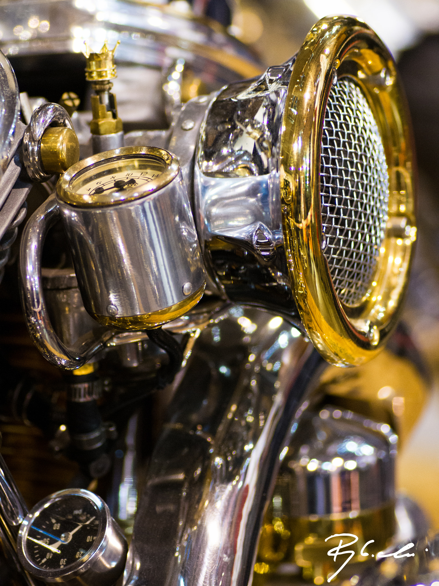 Sony Alpha DSLR-A550 + Tamron SP AF 90mm F2.8 Di Macro sample photo. Custom carburetor photography