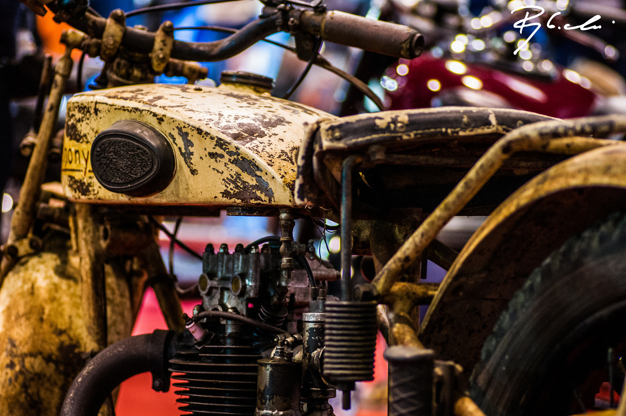 Sony Alpha DSLR-A550 + Tamron SP AF 90mm F2.8 Di Macro sample photo. Old bike ii photography