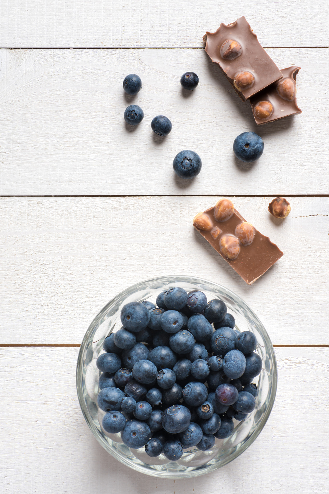 Nikon D810 sample photo. Chocolate with hazelnuts and blueberries photography