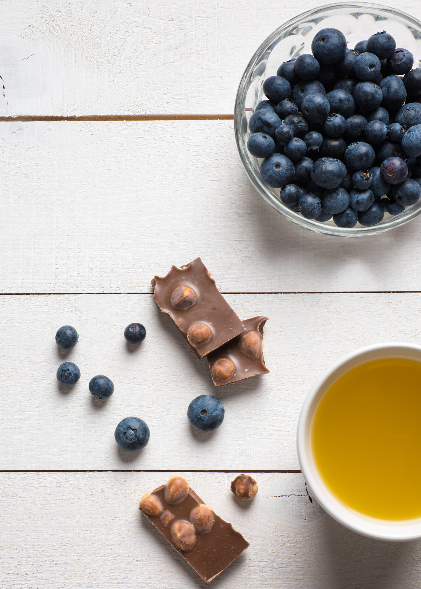 Nikon D810 sample photo. Chocolate with hazelnuts and blueberries photography