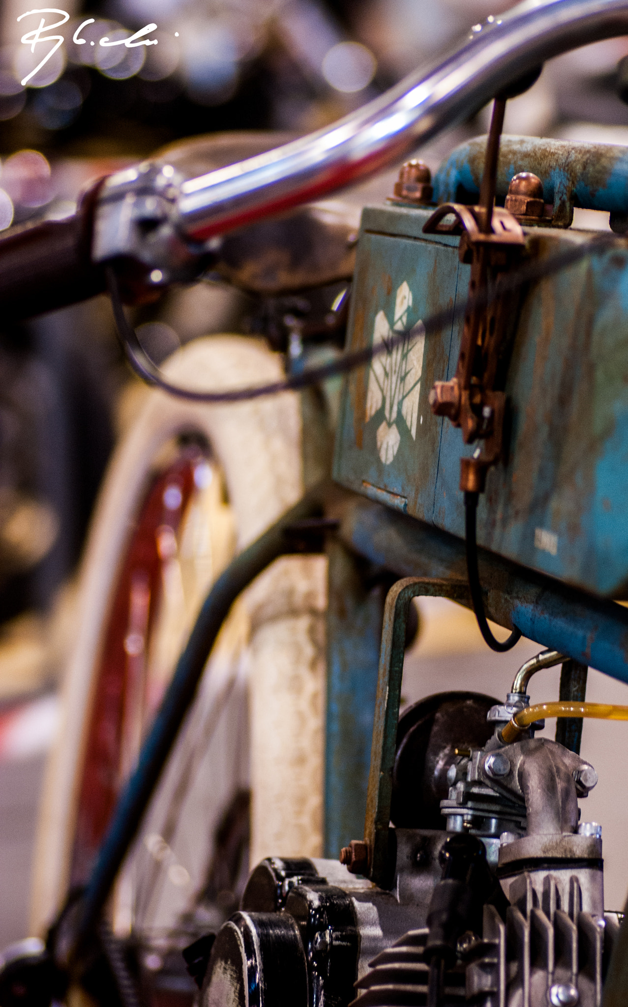 Sony Alpha DSLR-A350 + Tamron SP AF 90mm F2.8 Di Macro sample photo. Old bike iii photography