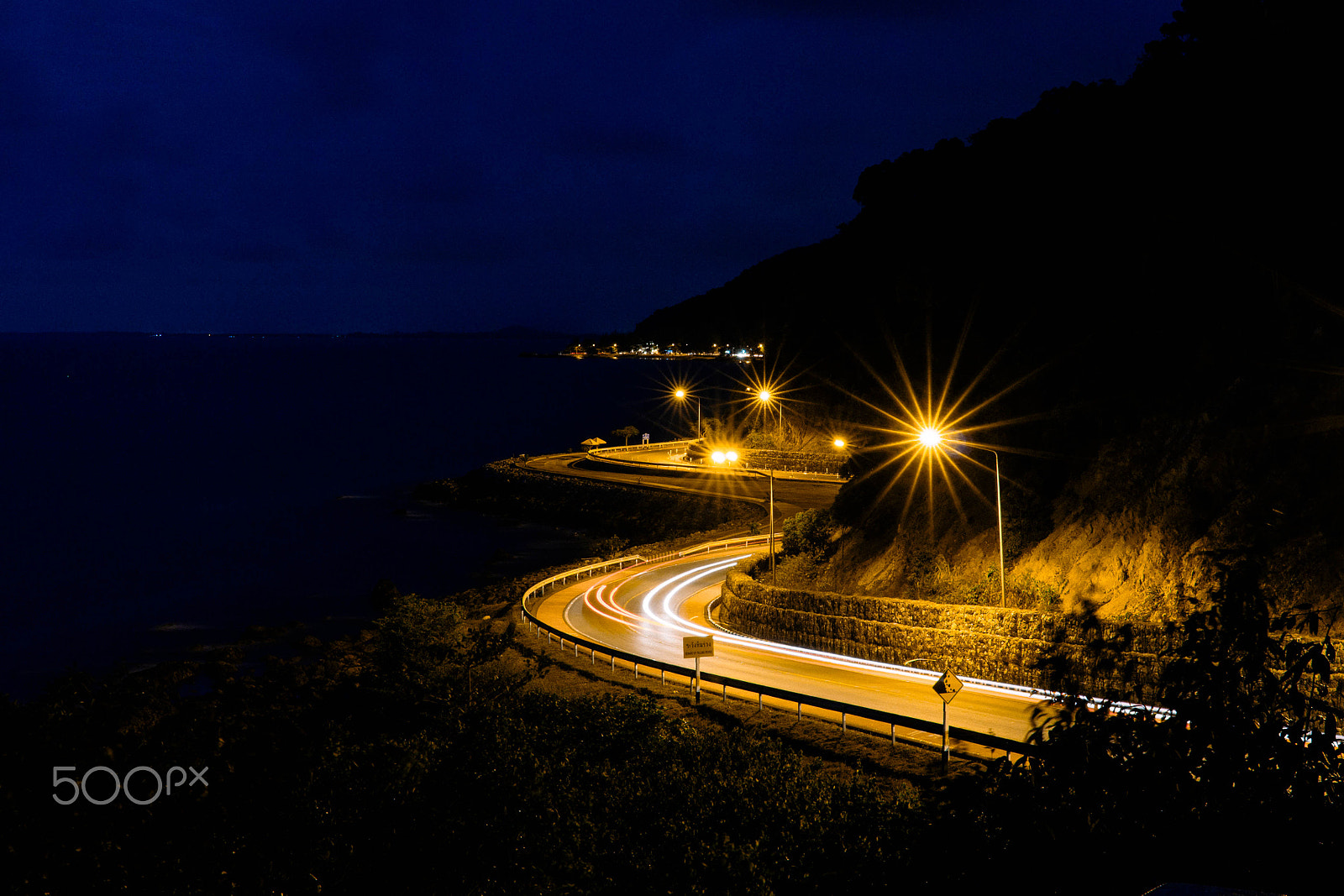 Sony FE 28mm F2 sample photo. Light trail photography