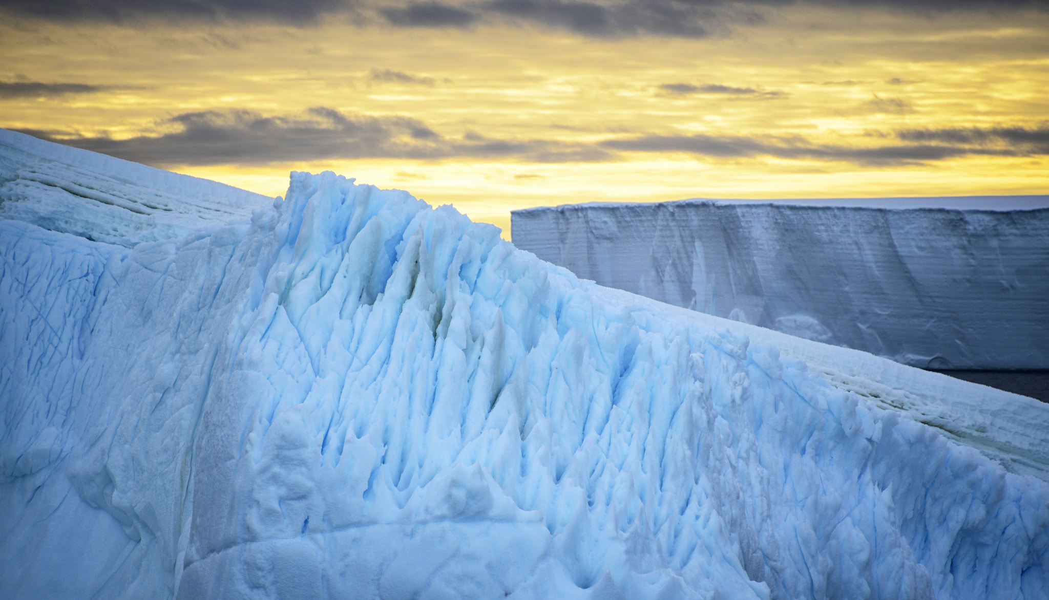 Nikon D800E sample photo. Icebergs at sunset photography