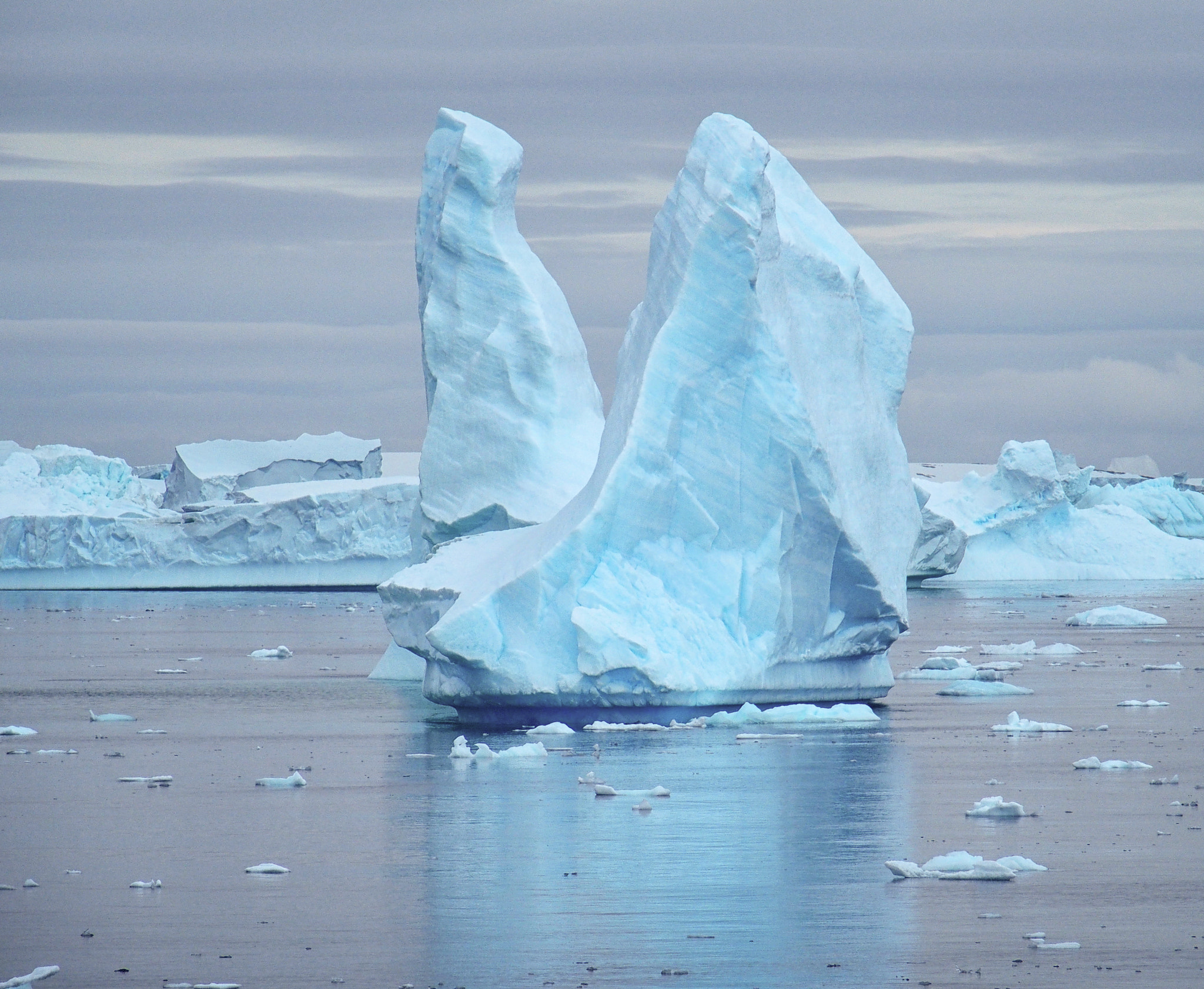 Olympus STYLUS1 sample photo. Icebergs, antarctica photography