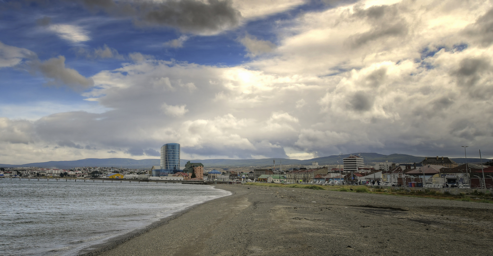 Nikon AF-S Nikkor 17-35mm F2.8D ED-IF sample photo. Beach and waterfront, punta arenas, chile photography