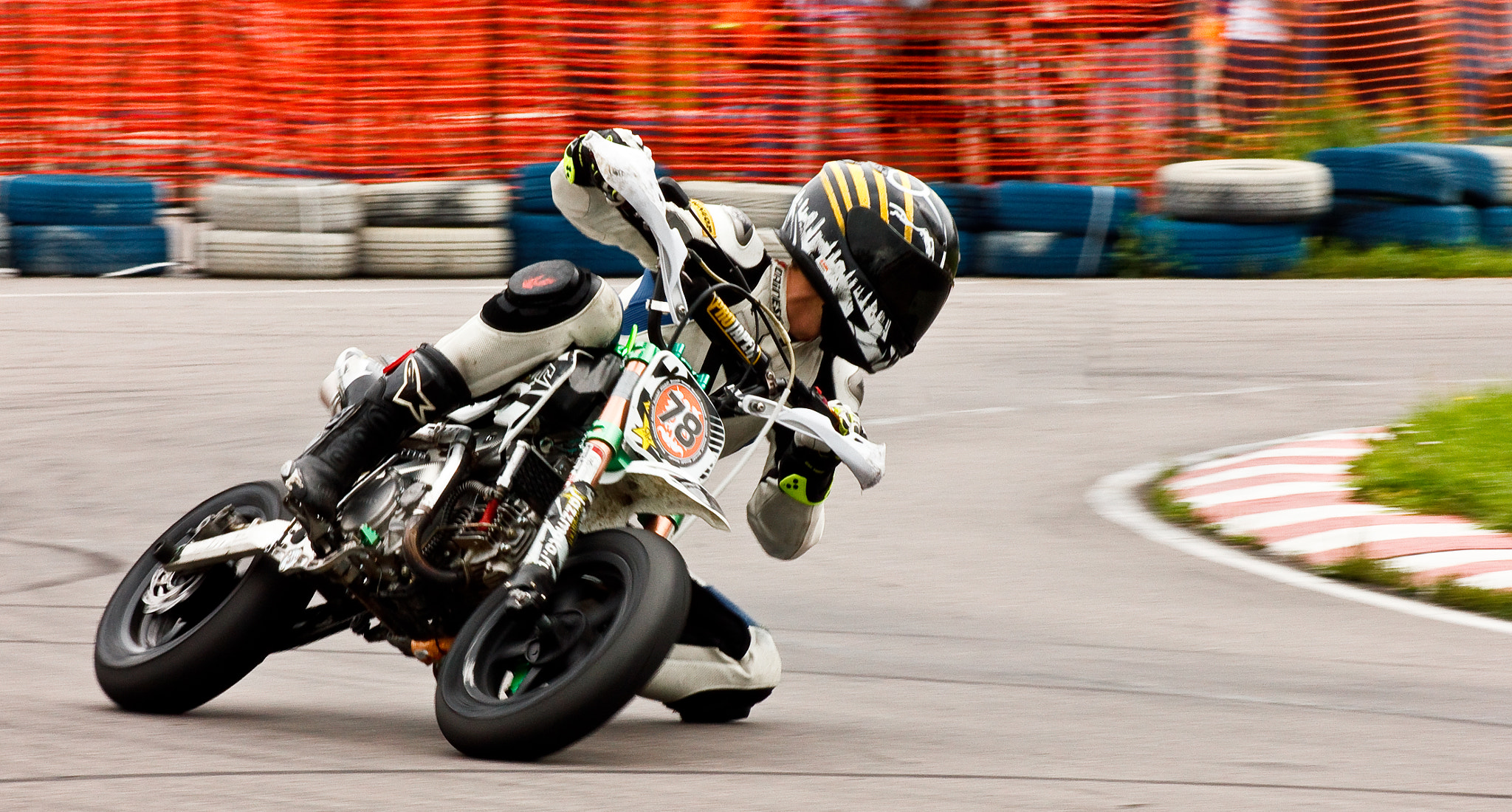 Canon EF 75-300mm f/4-5.6 USM sample photo. Yansun photography