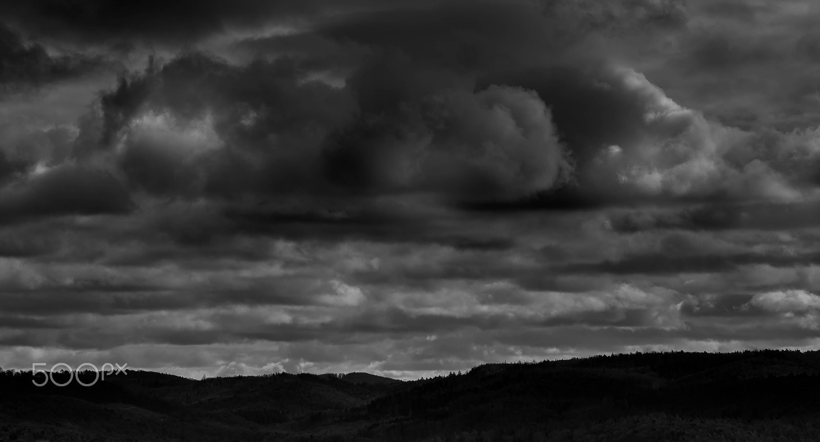 Canon EF 100mm F2.8L Macro IS USM sample photo. Catching storm photography