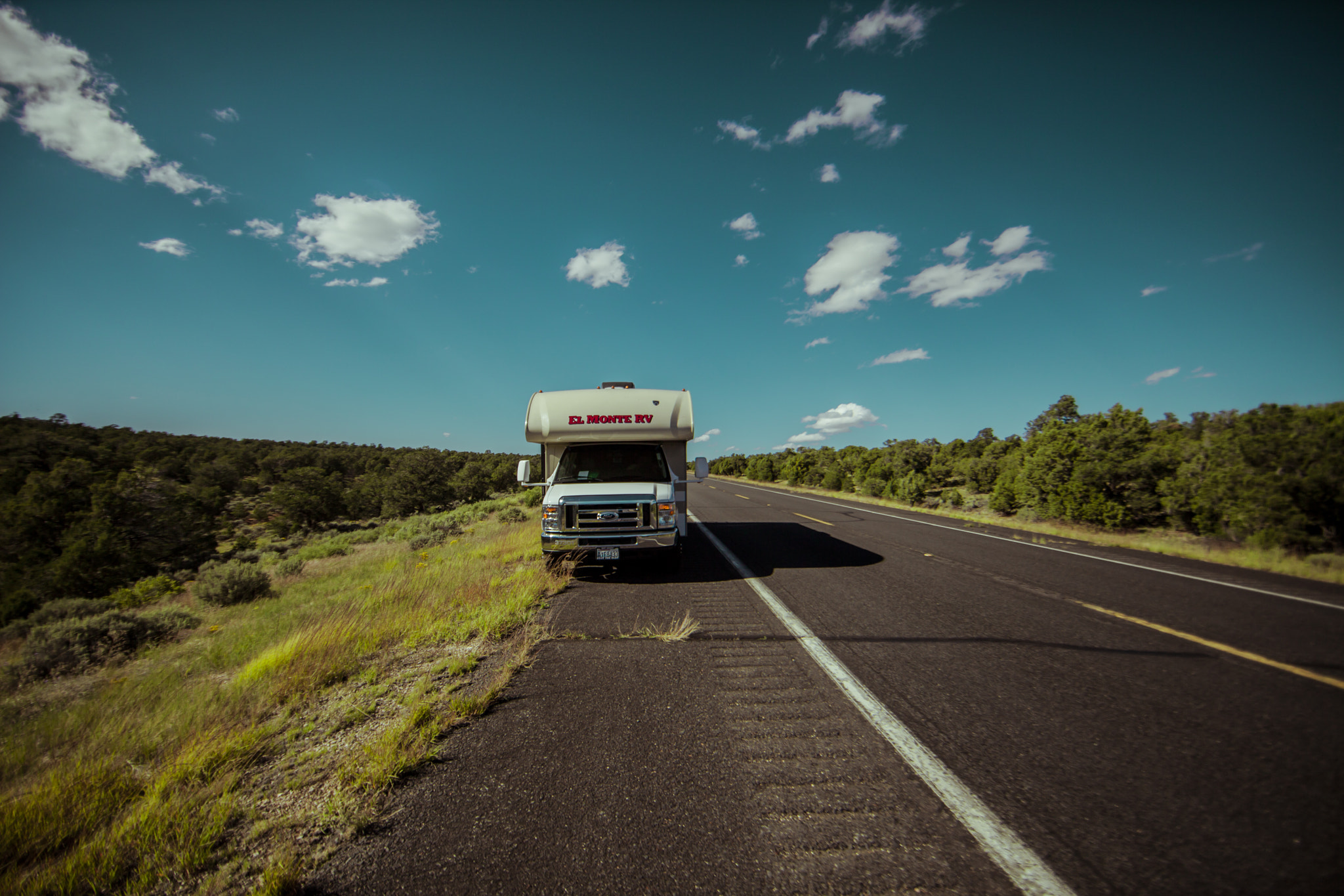 Canon EOS 5D Mark II + Canon EF 14mm F2.8L II USM sample photo. West usa 2016 - camper photography