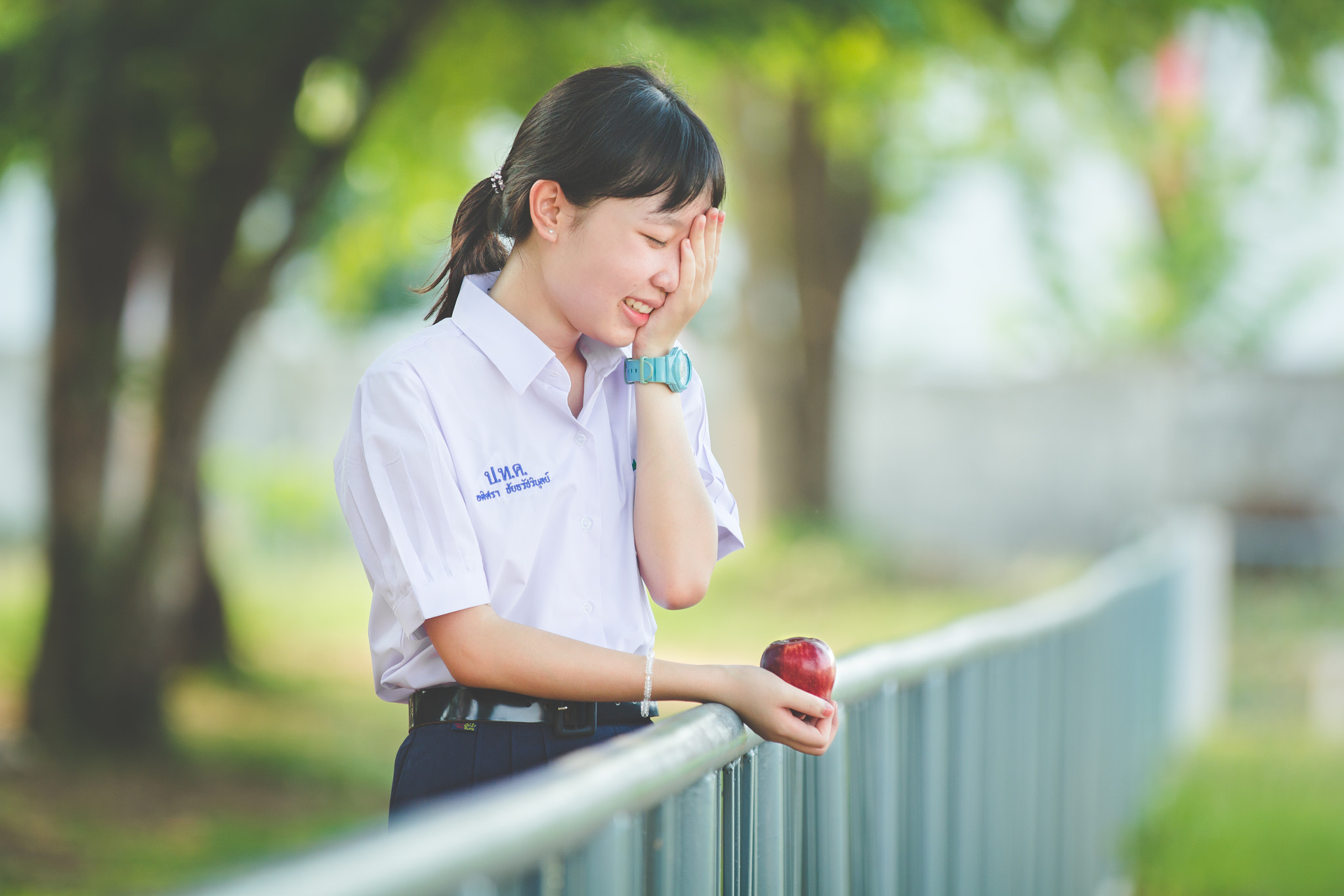 Canon EF 70-200mm F2.8L IS II USM sample photo. Apple girl photography