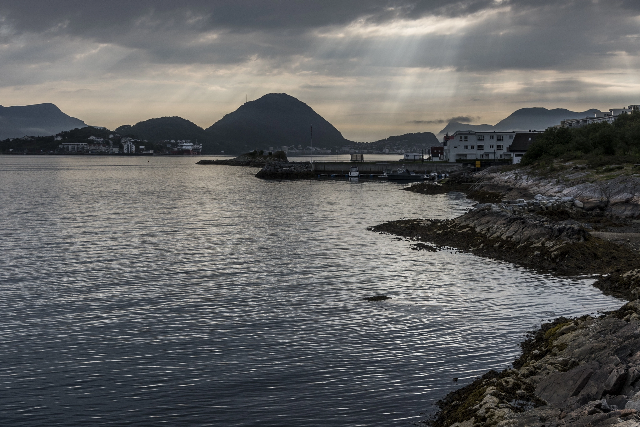 Nikon D810 sample photo. Aalesund - odin's rays photography