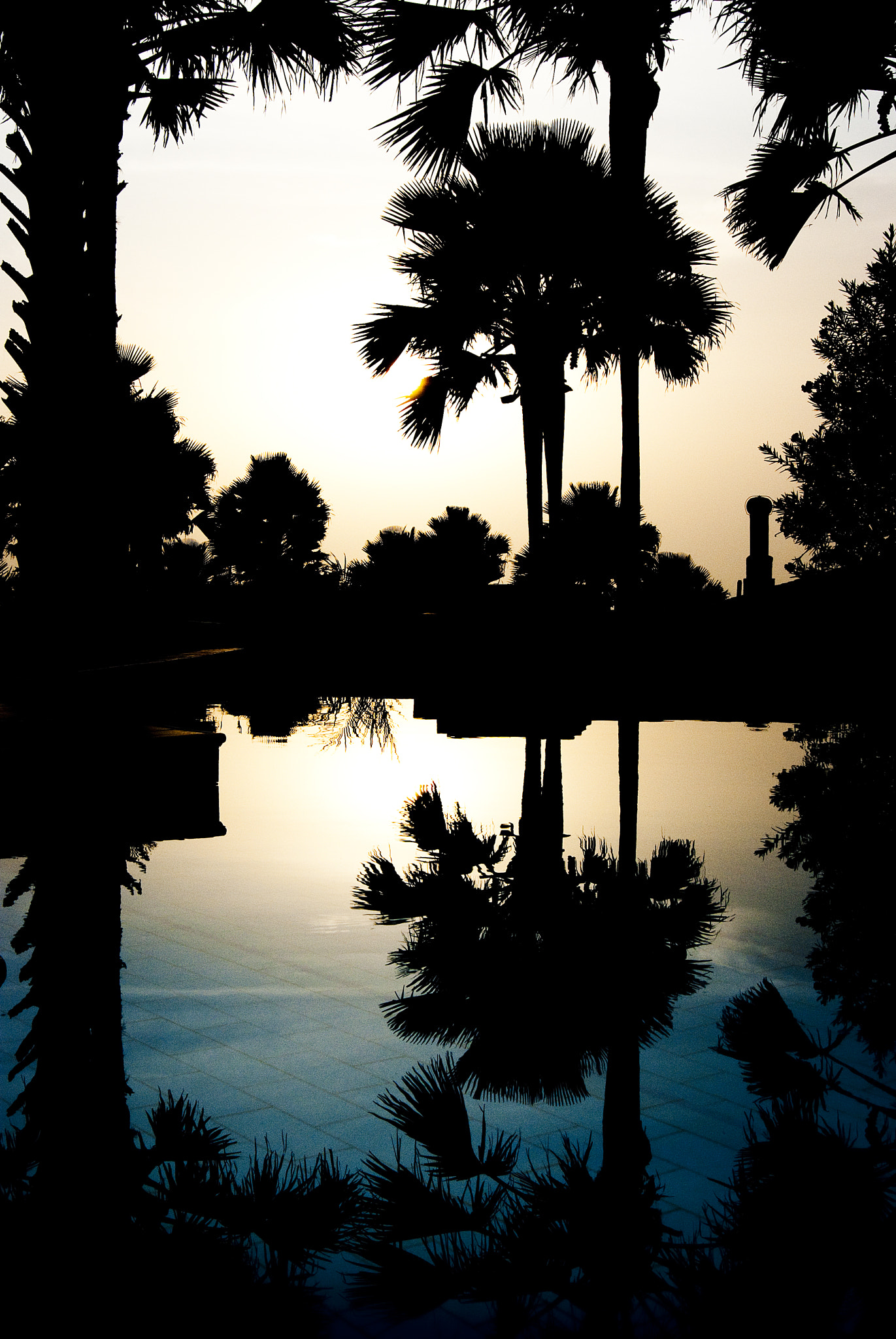 Nikon AF Nikkor 24-85mm F2.8-4D IF sample photo. Reflections photography