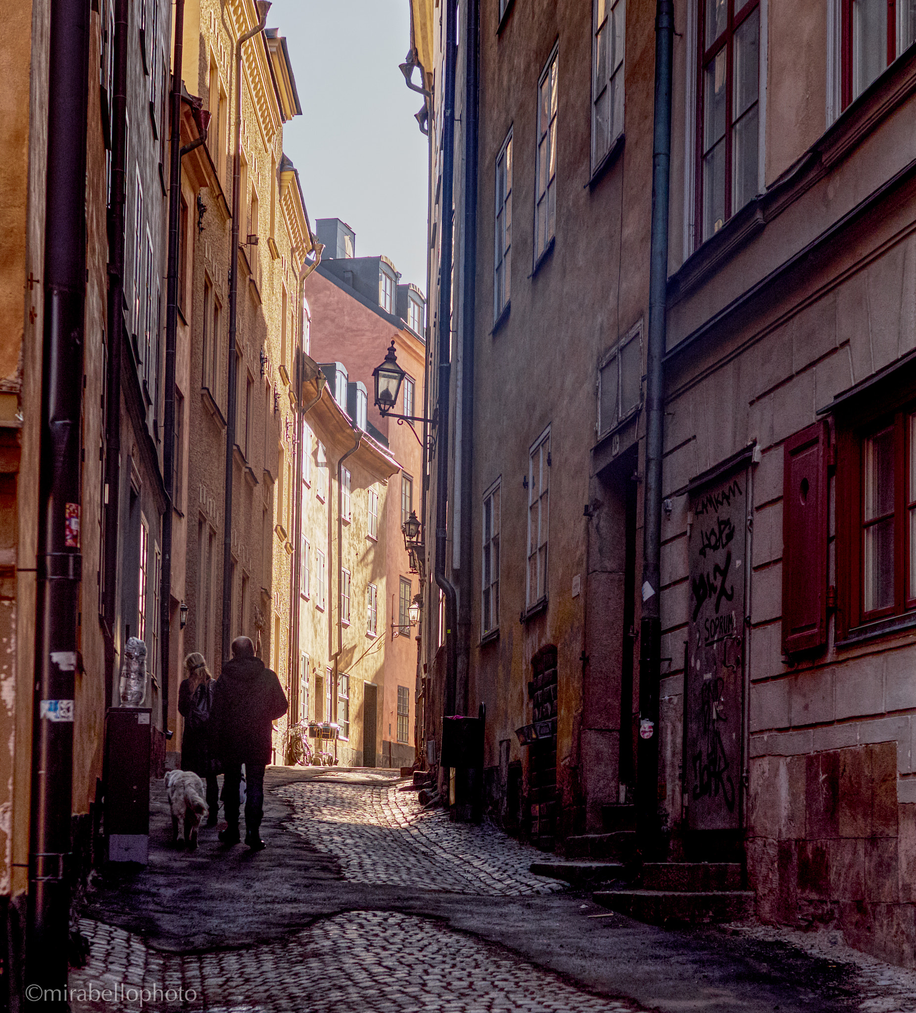 Panasonic LEICA DG SUMMILUX 25mm / F1.4 ASPH sample photo. Gamla stan photography